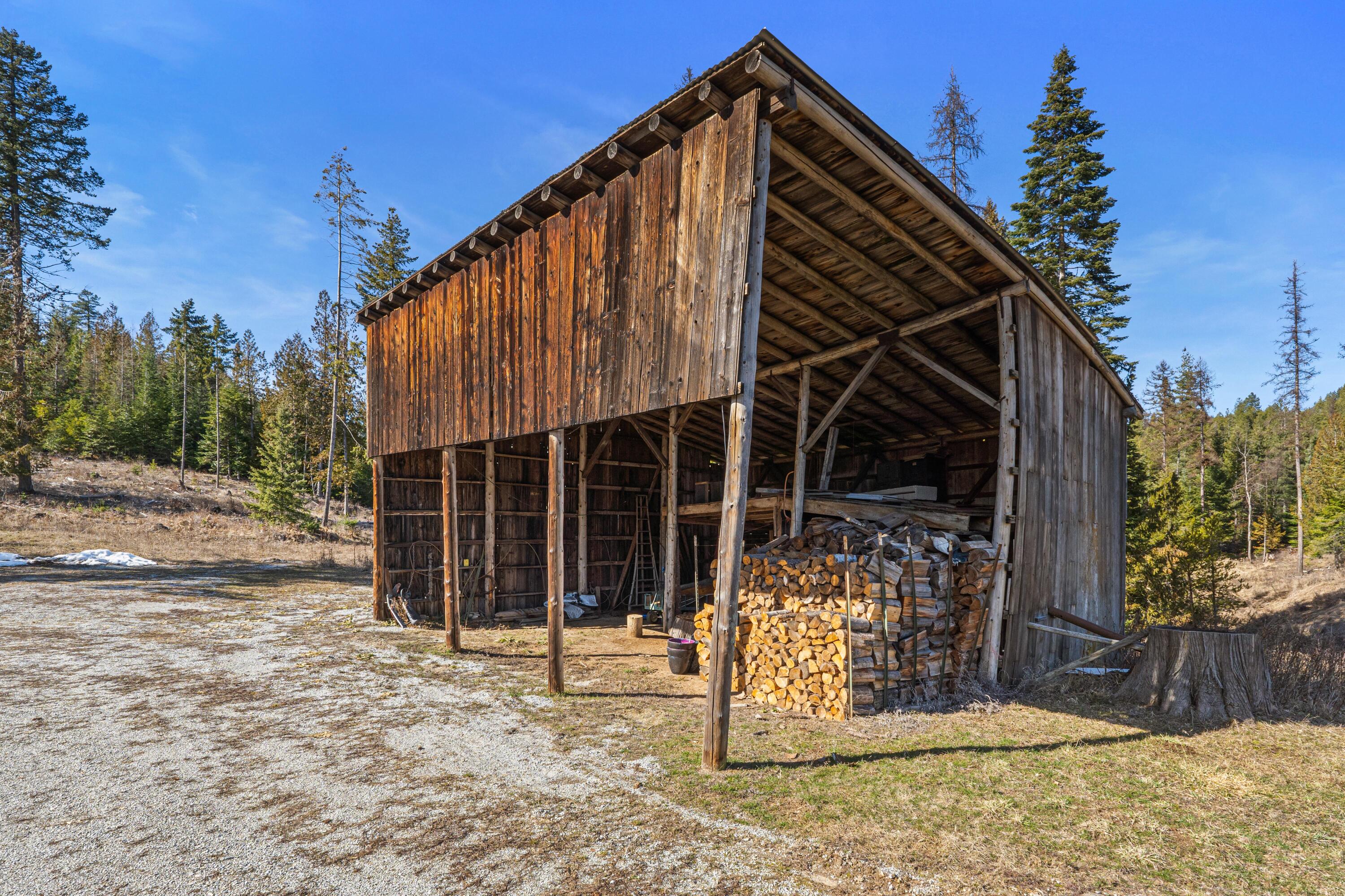 
                        Property photograph at
                        1114 N STOHR RD
                      
