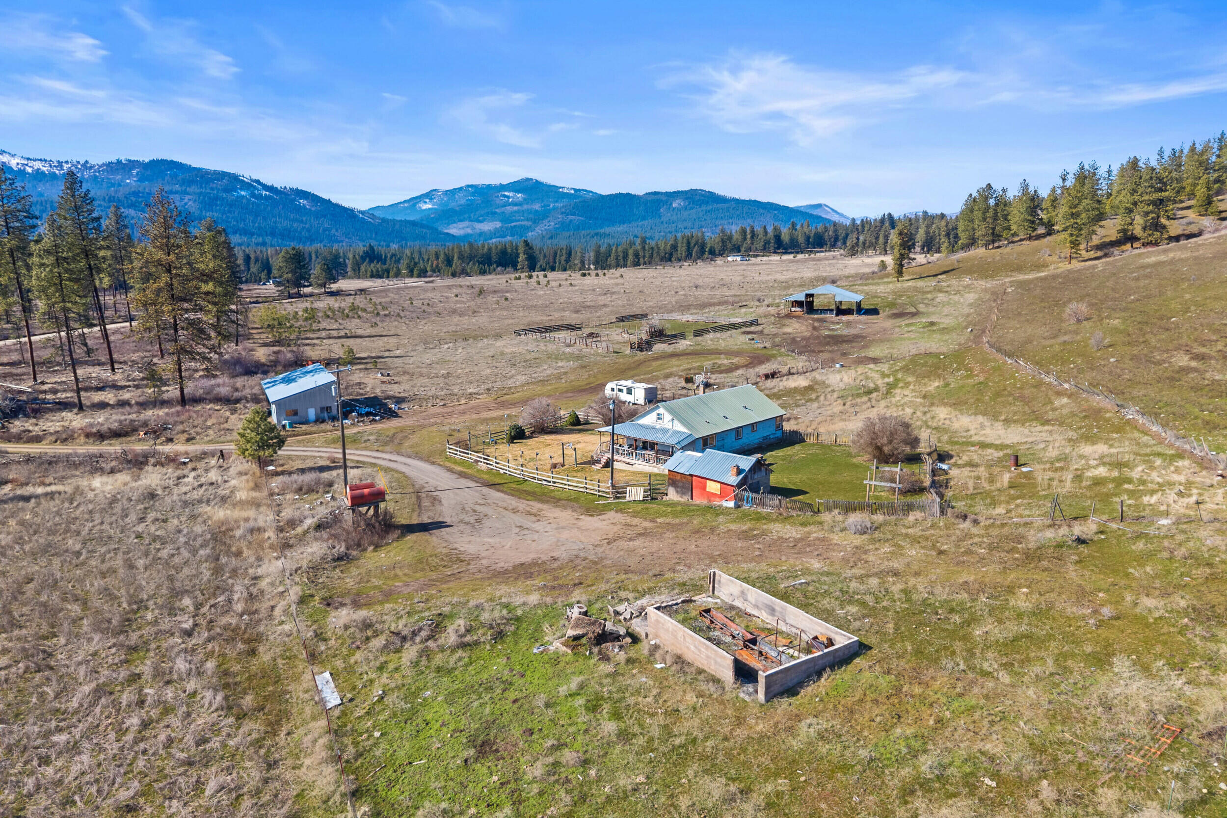 
                        Property photograph at
                        3031 HALL CREEK RD
                      