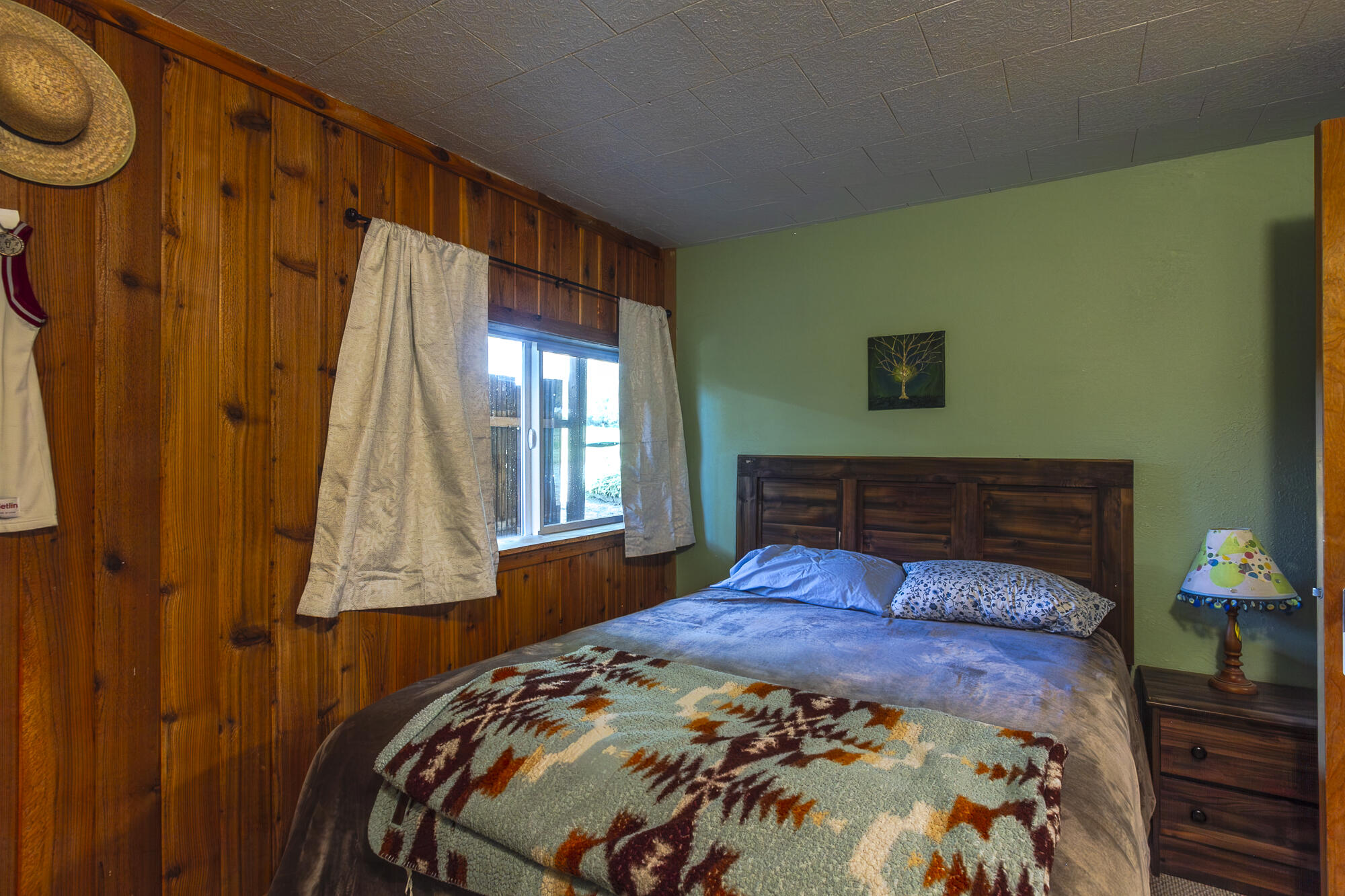 
                        Property photograph at
                        798 BARZEE RD
                      