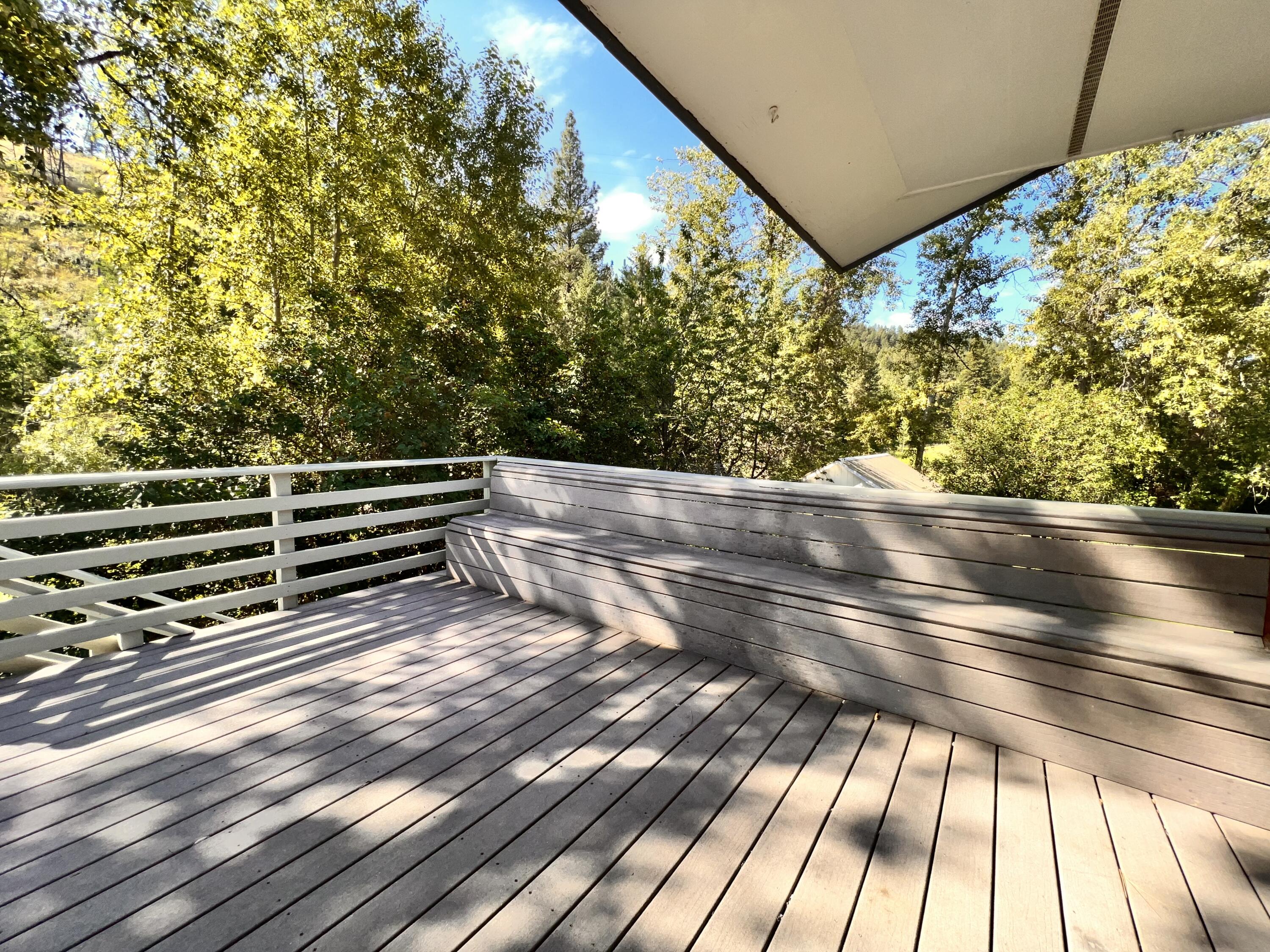 
                        Property photograph at
                        17320 HIGHWAY 21 N
                      