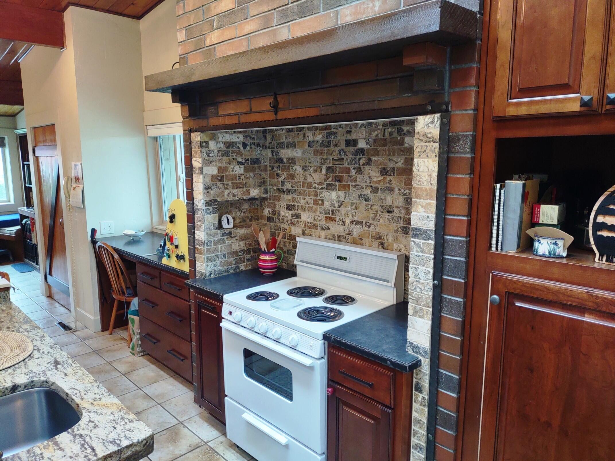 
                        Property photograph at
                        2175 W MCMANAMON RD
                      