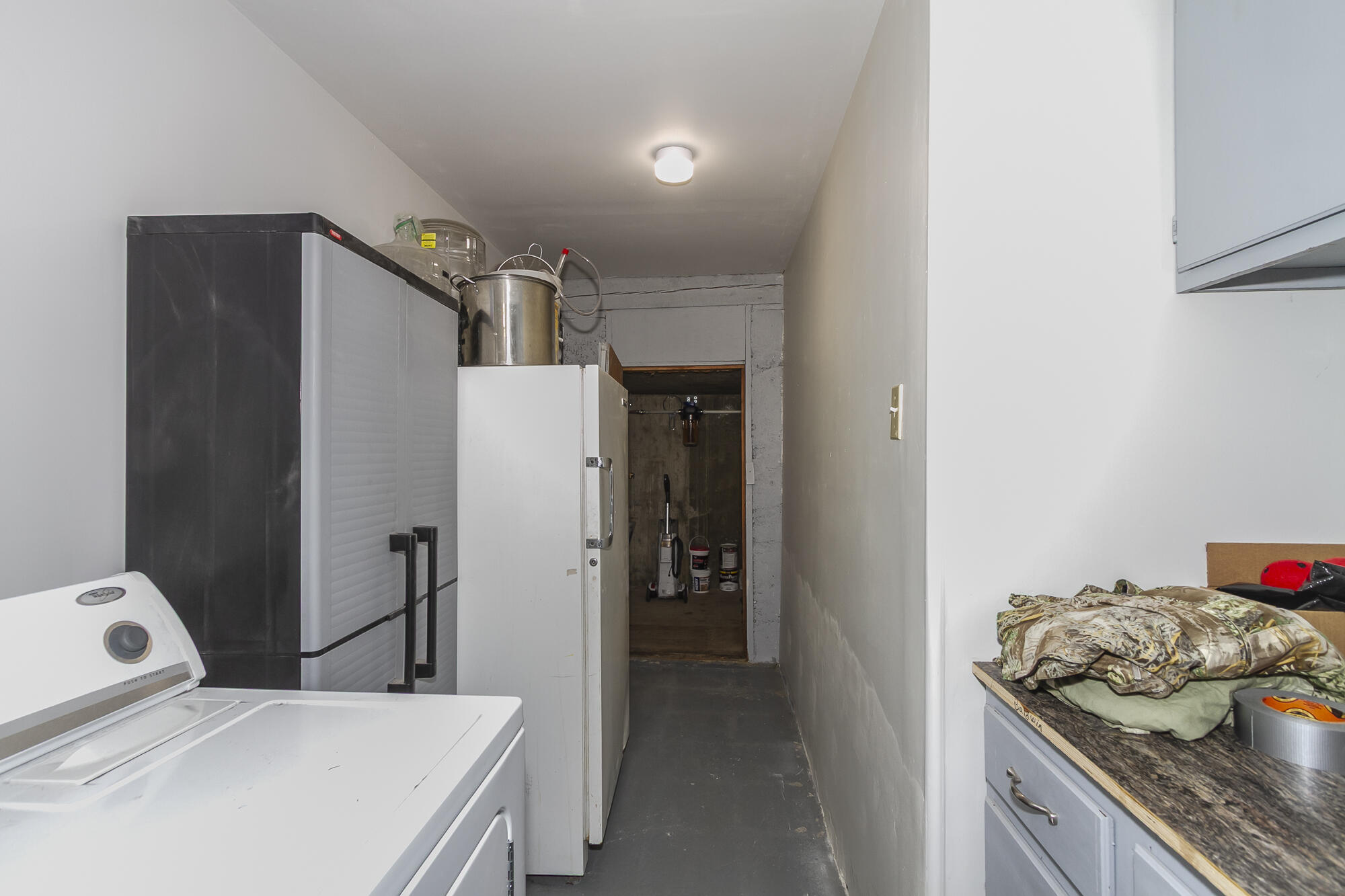 
                        Property photograph at
                        798 BARZEE RD
                      