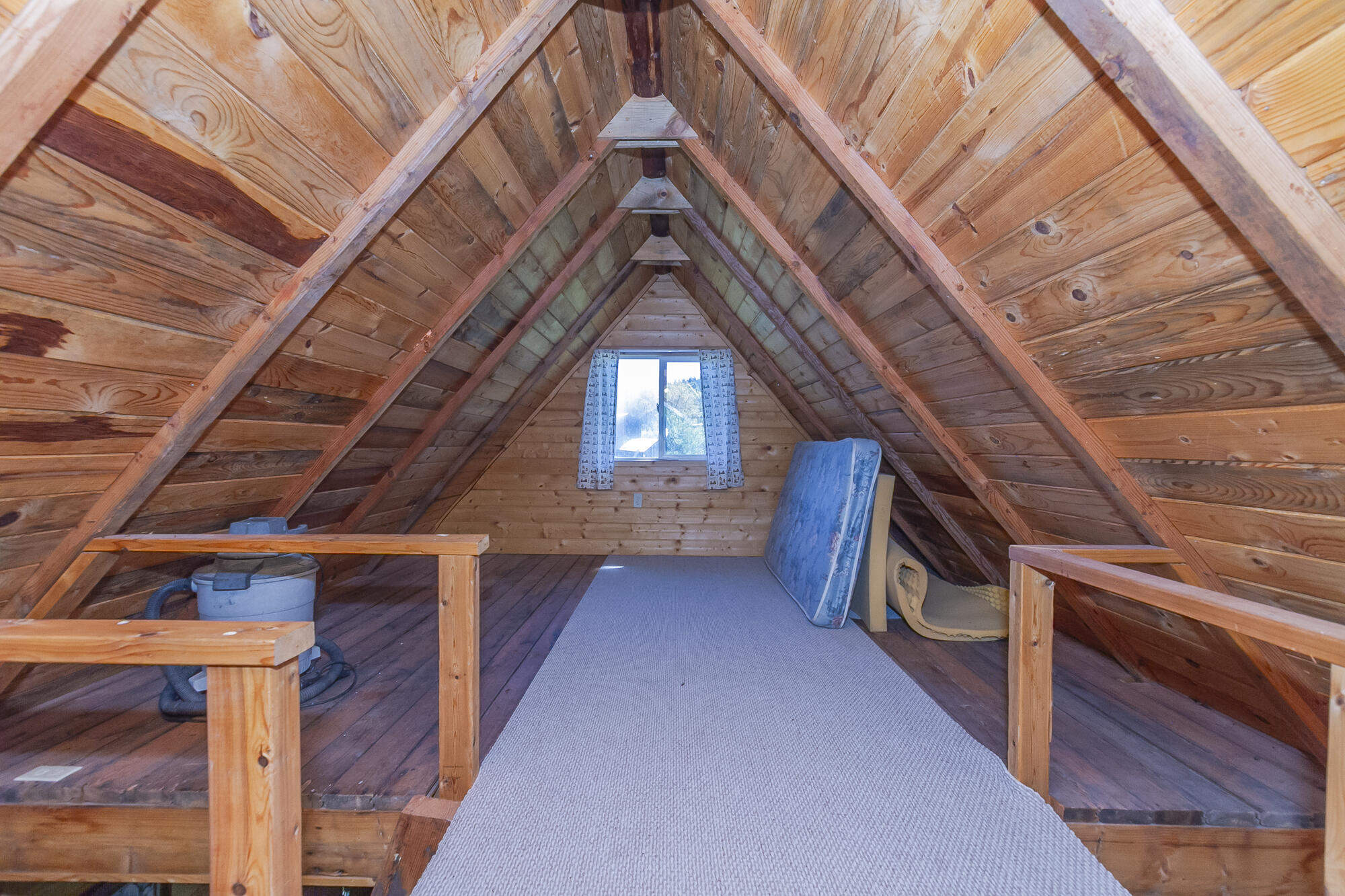 
                        Property photograph at
                        798 BARZEE RD
                      