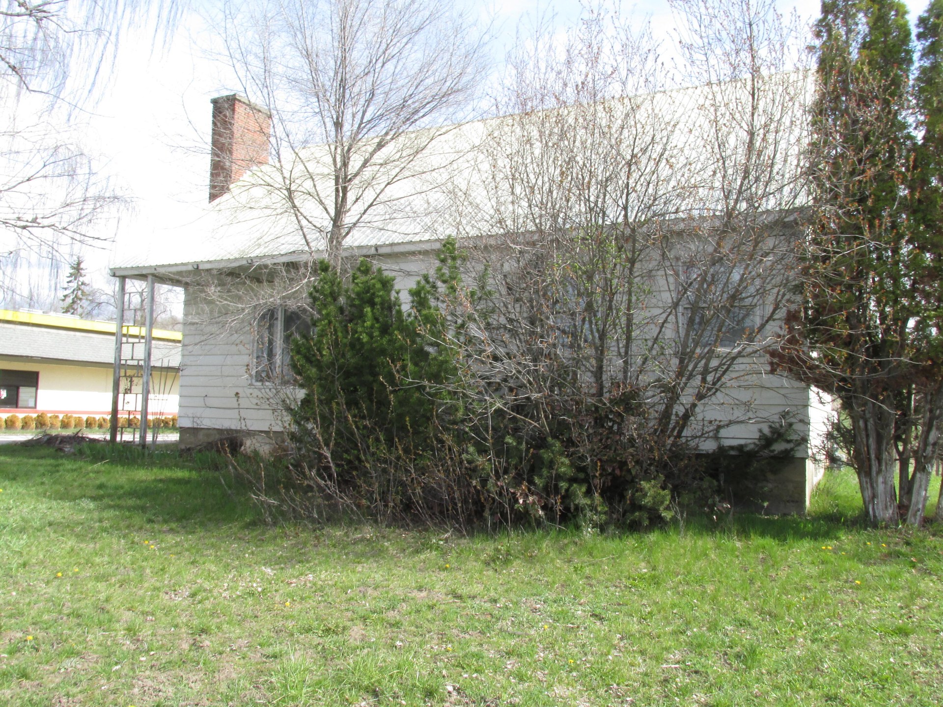 
                        Property photograph at
                        1325 S MAIN ST
                      