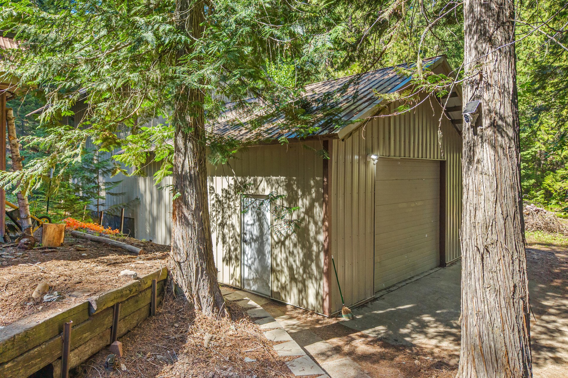 
                        Property photograph at
                        2594 TAMARACK DR
                      