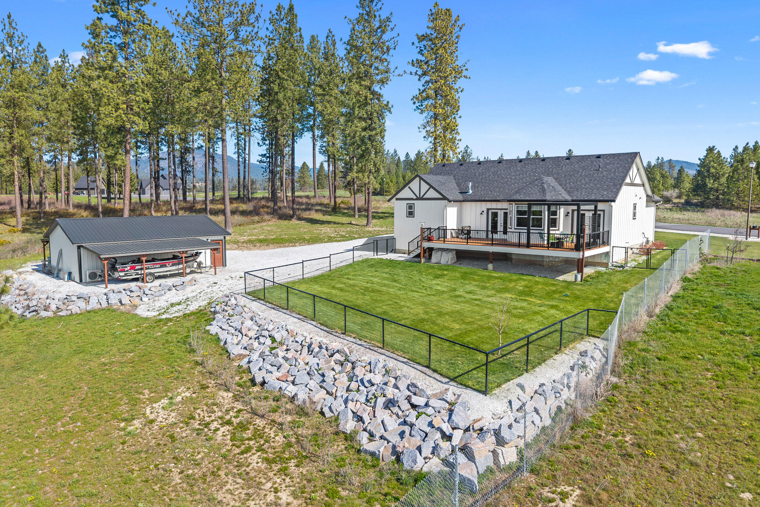 
                        Property photograph at
                        305 MAVEN WAY
                      