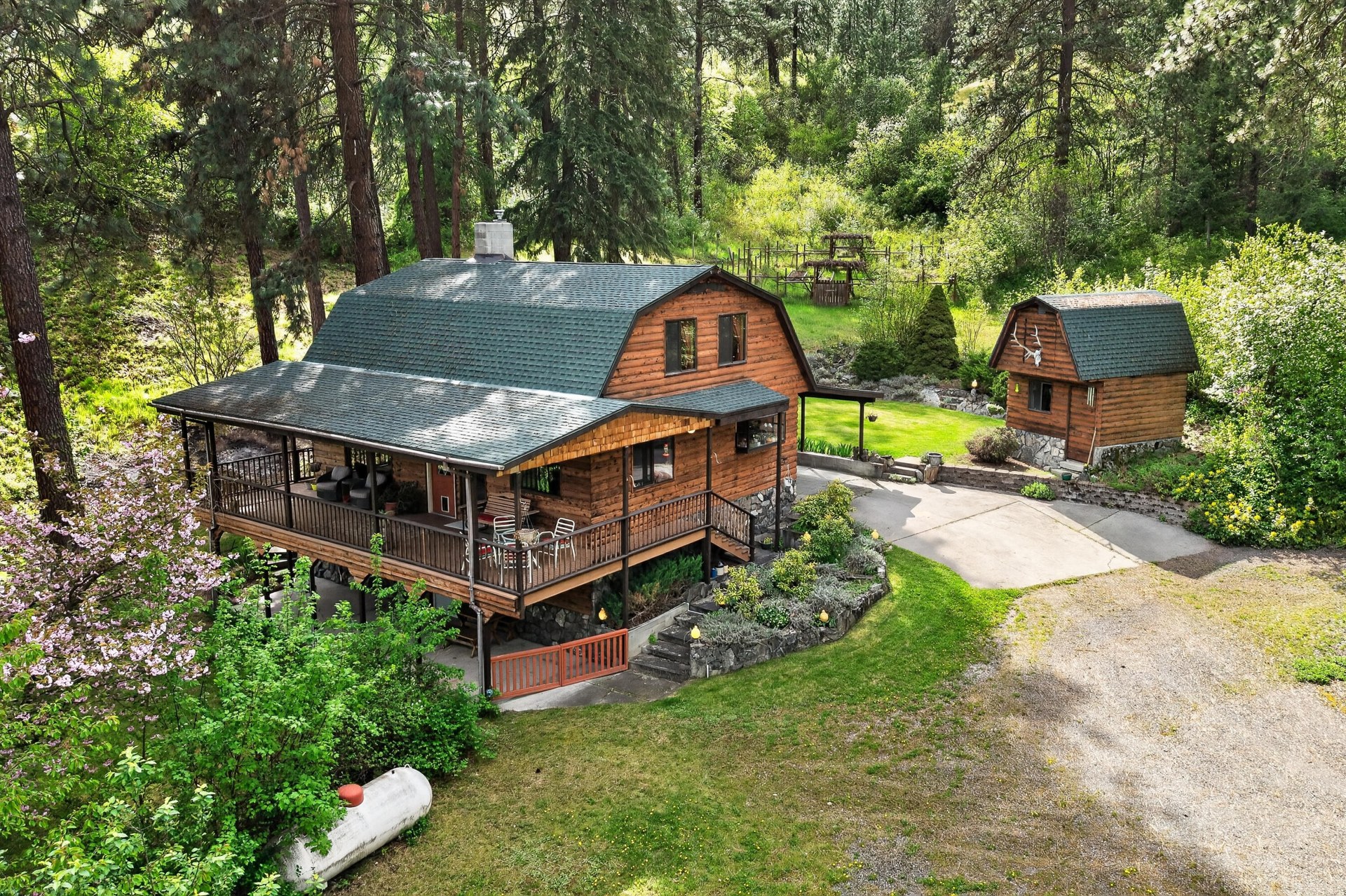 
                        Property photograph at
                        59 BISBEE CREEK LN
                      