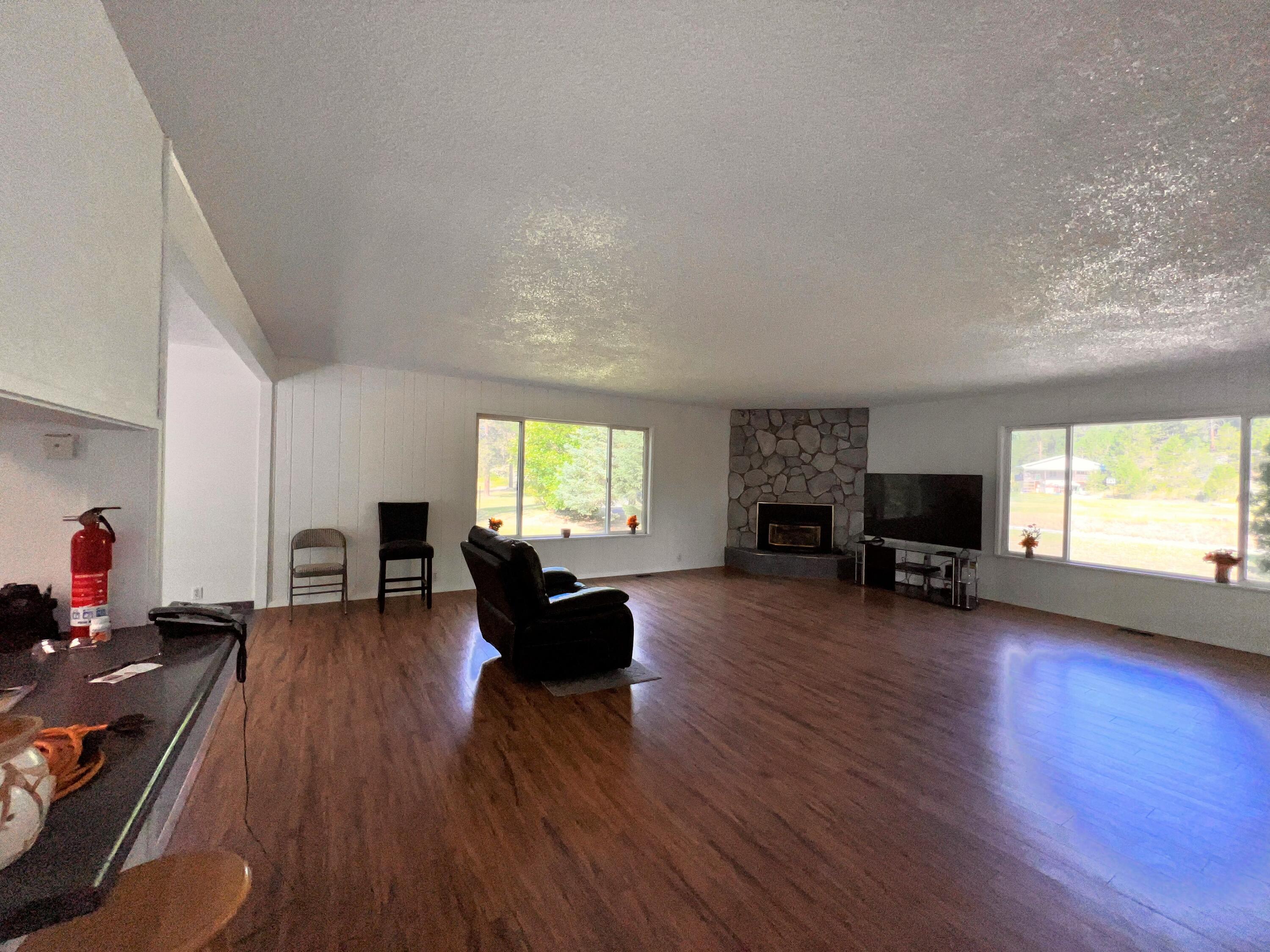 
                        Property photograph at
                        17320 HIGHWAY 21 N
                      