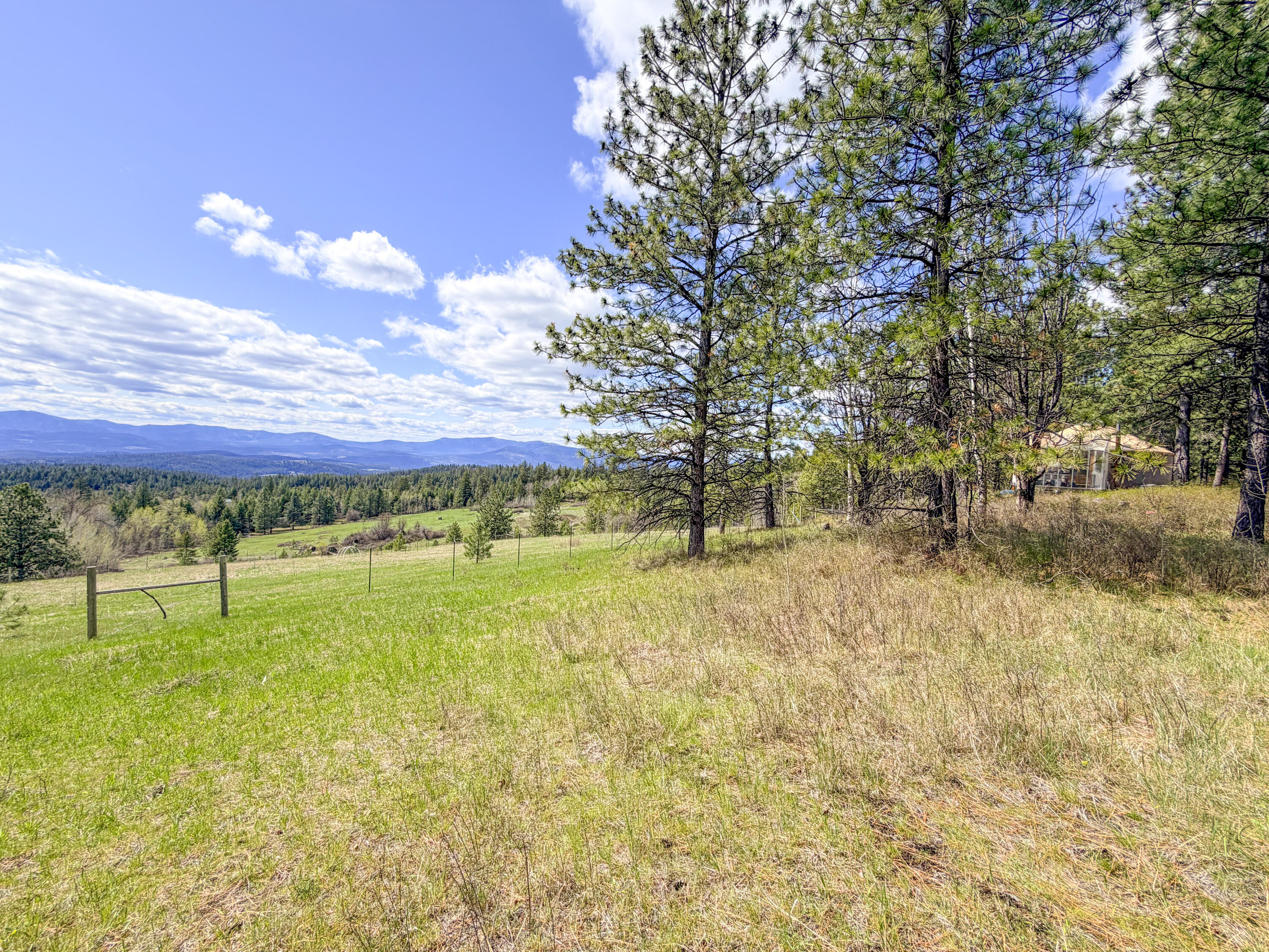 
                        Property photograph at
                        829 DOMINION SPRINGS WAY
                      