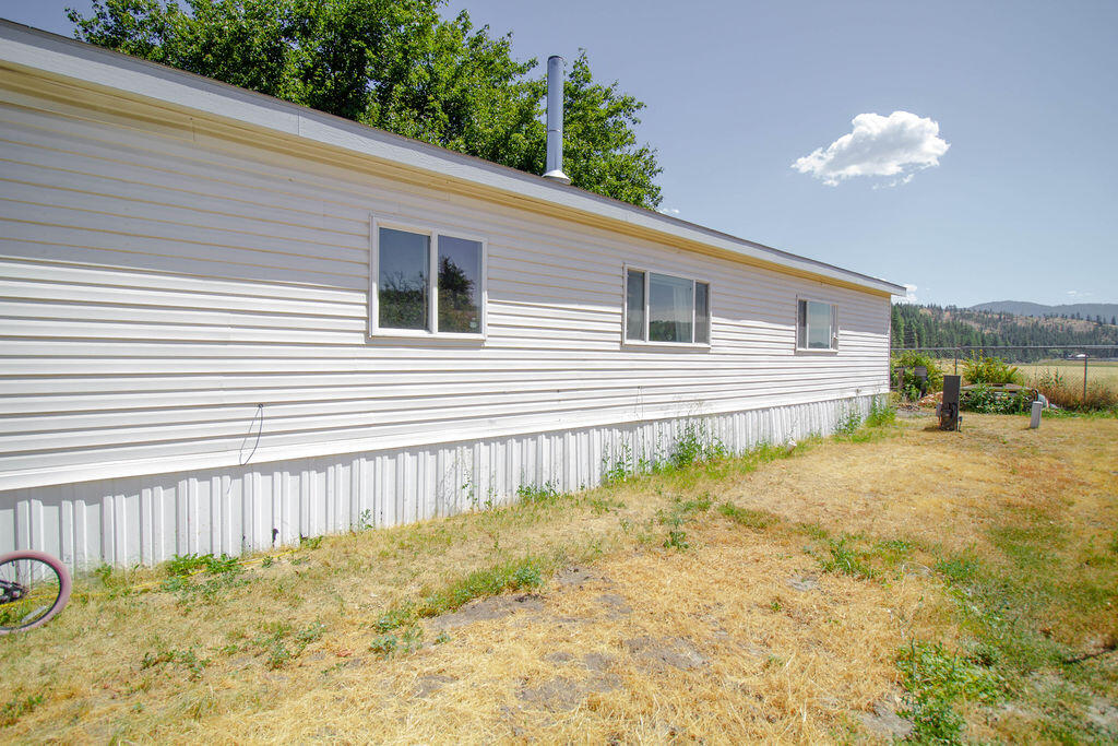 
                        Property photograph at
                        686 OLD ARDEN #38 HWY
                      