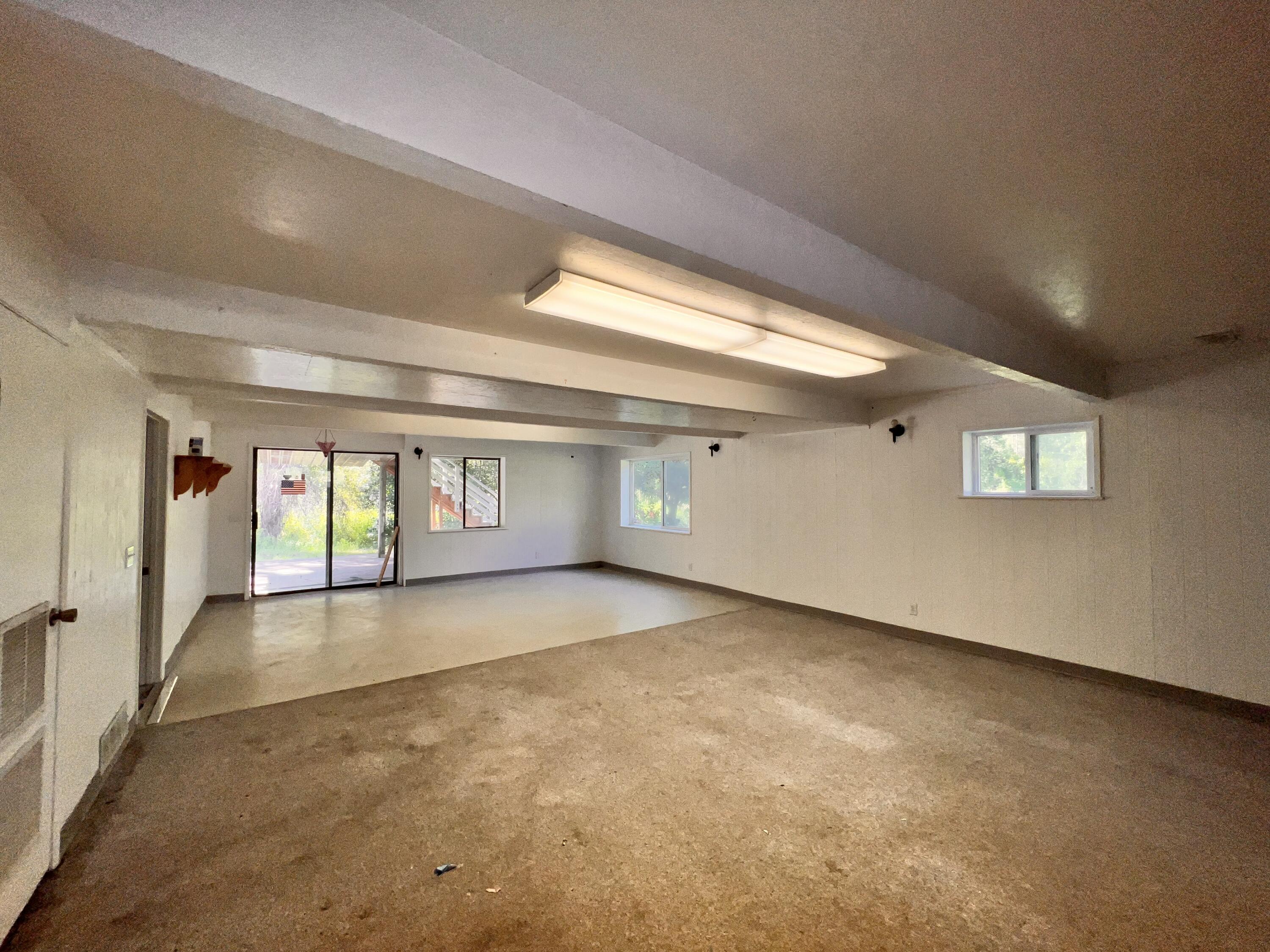 
                        Property photograph at
                        17320 HIGHWAY 21 N
                      