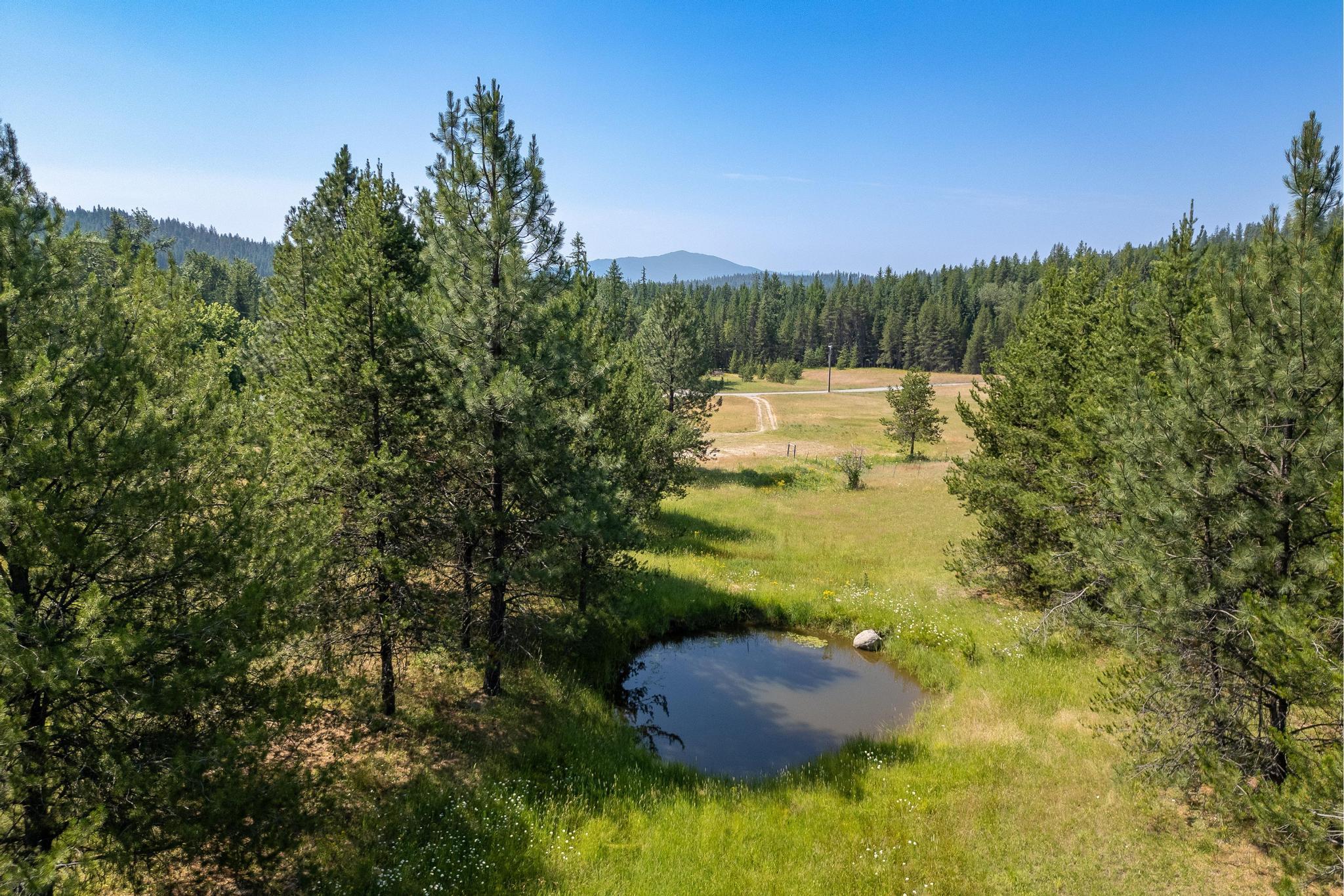 
                        Property photograph at
                        1381 LITTLE TWIN LAKES RD
                      