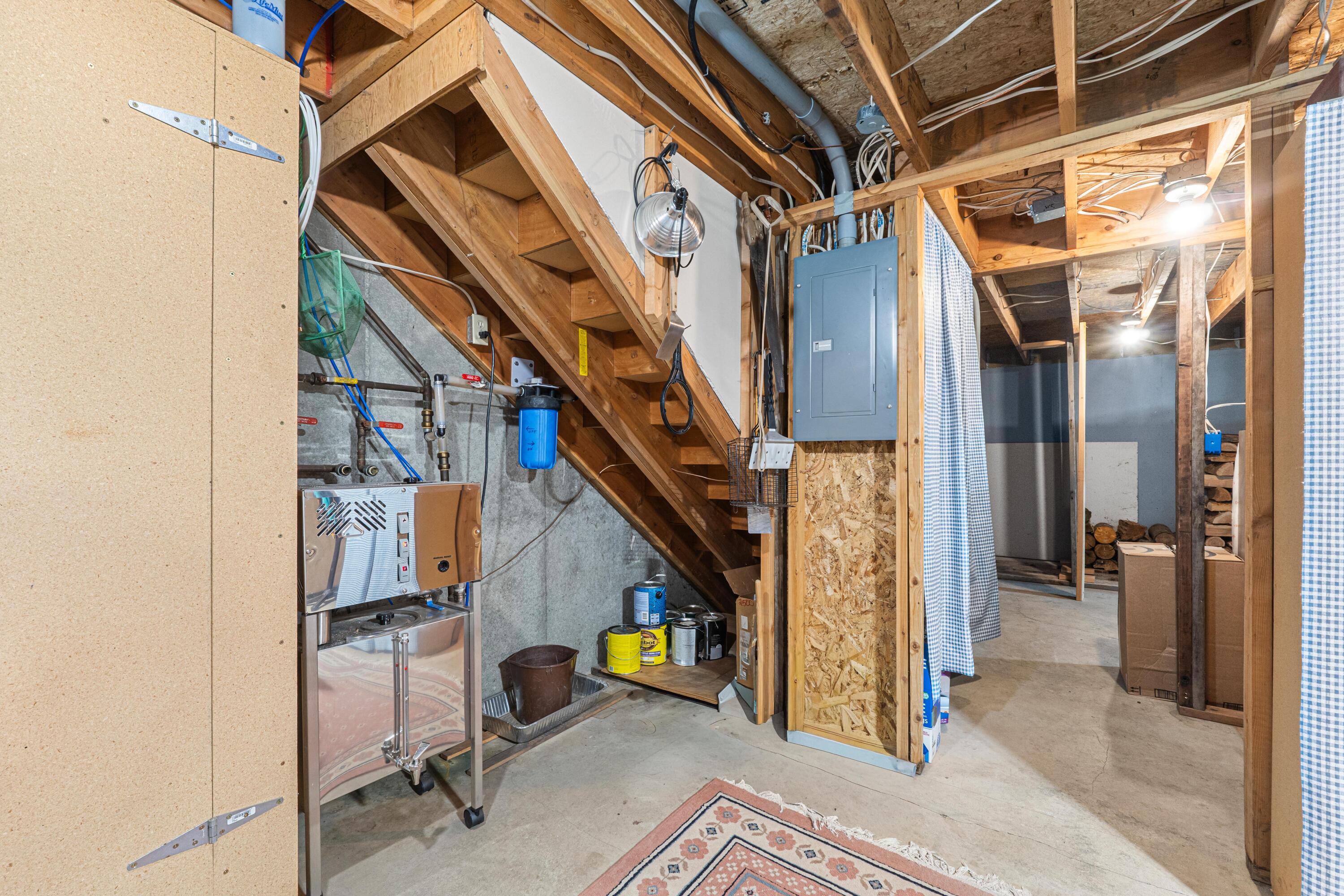 
                        Property photograph at
                        1114 N STOHR RD
                      