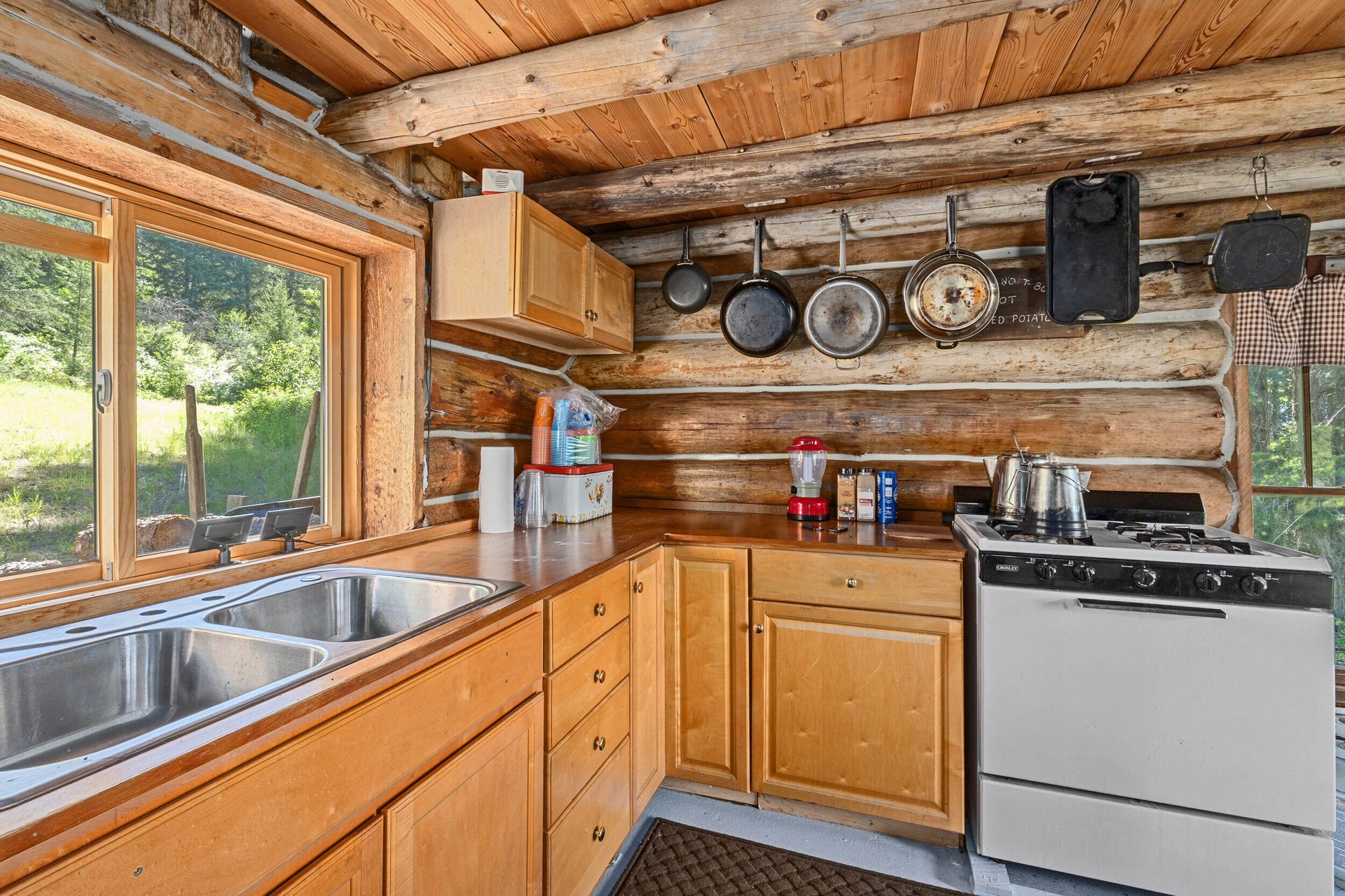 
                        Property photograph at
                        41XX BISSEL RD
                      