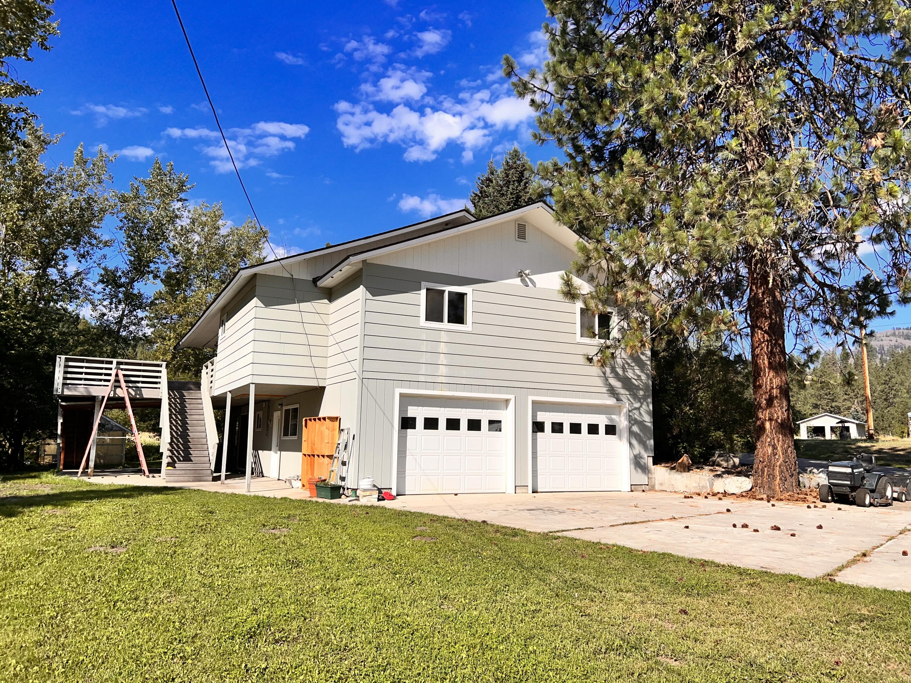 
                        Property photograph at
                        17320 HIGHWAY 21 N
                      