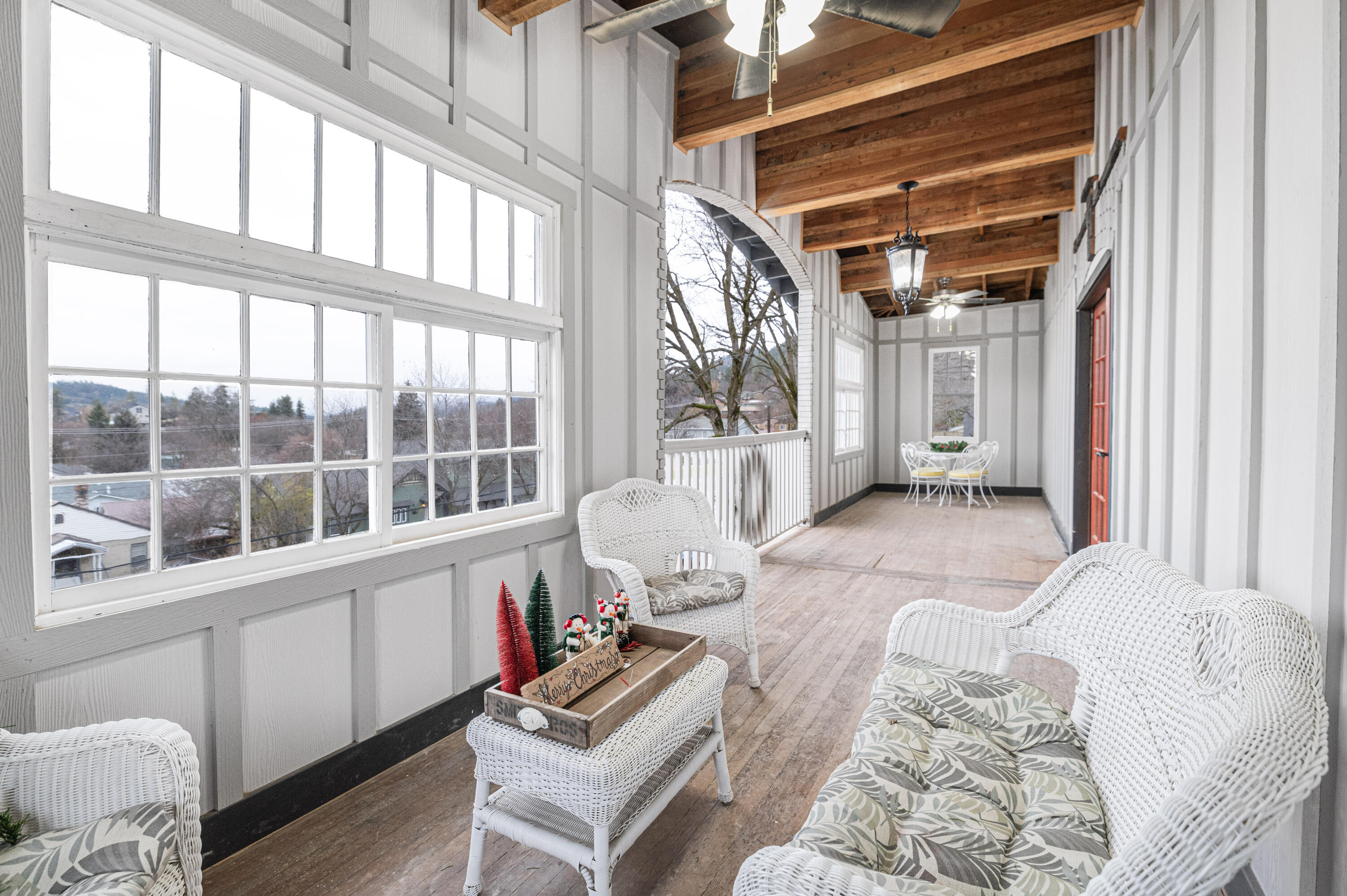 
                        Property photograph at
                        640 N ELM ST
                      
