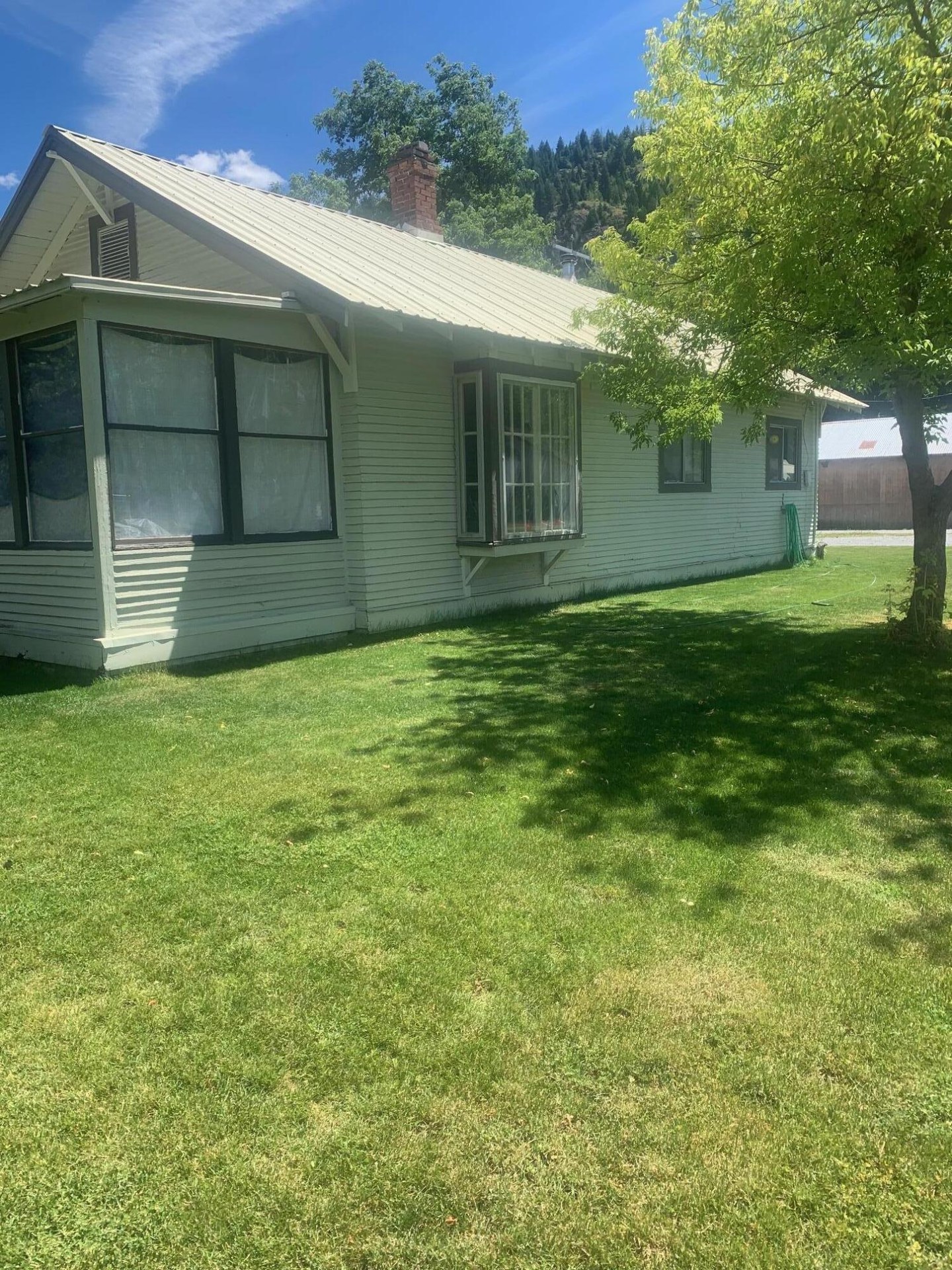 
                        Property photograph at
                        723 SUMMIT AVE
                      