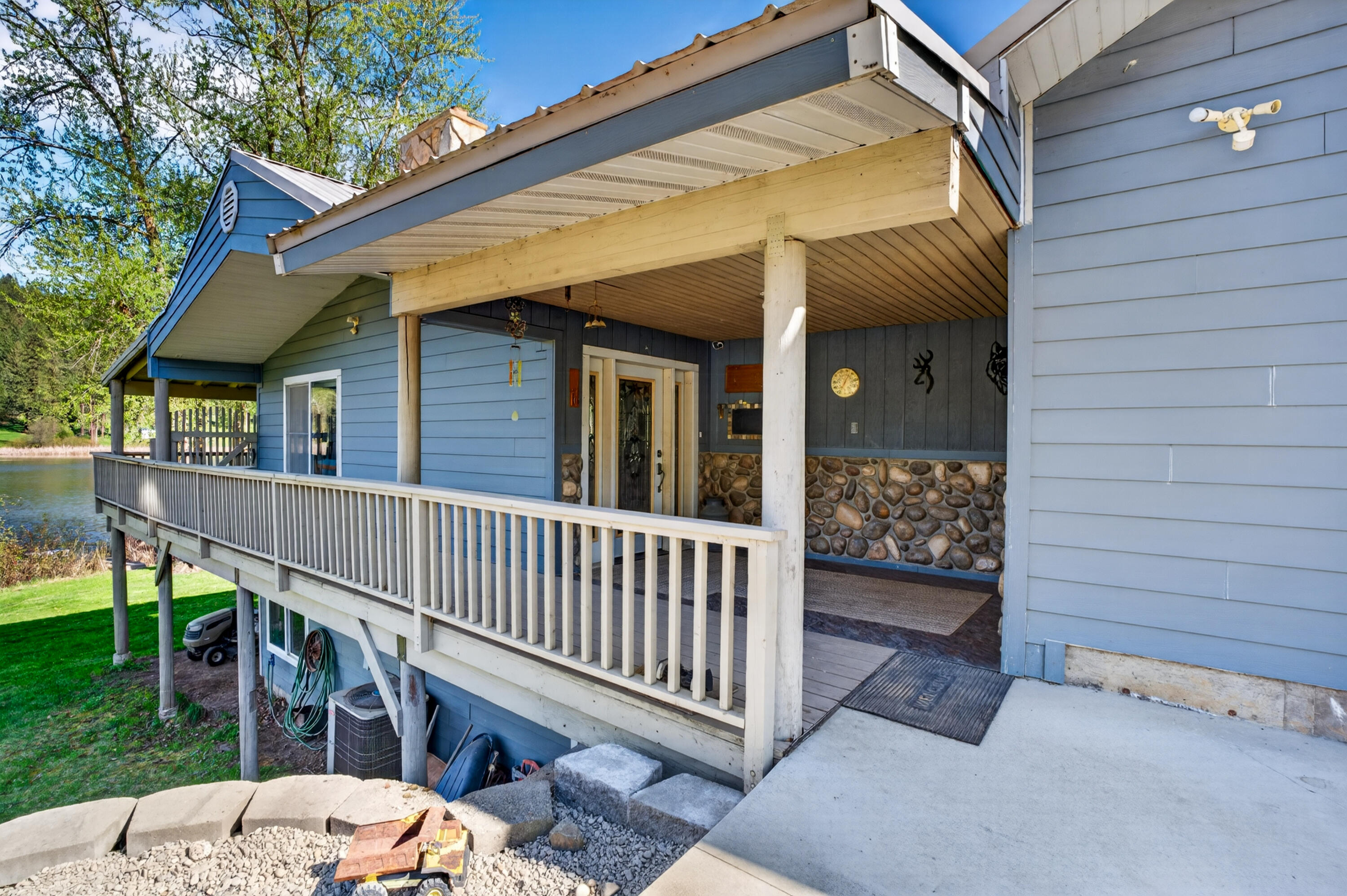 
                        Property photograph at
                        927 MISSION LAKE RD
                      