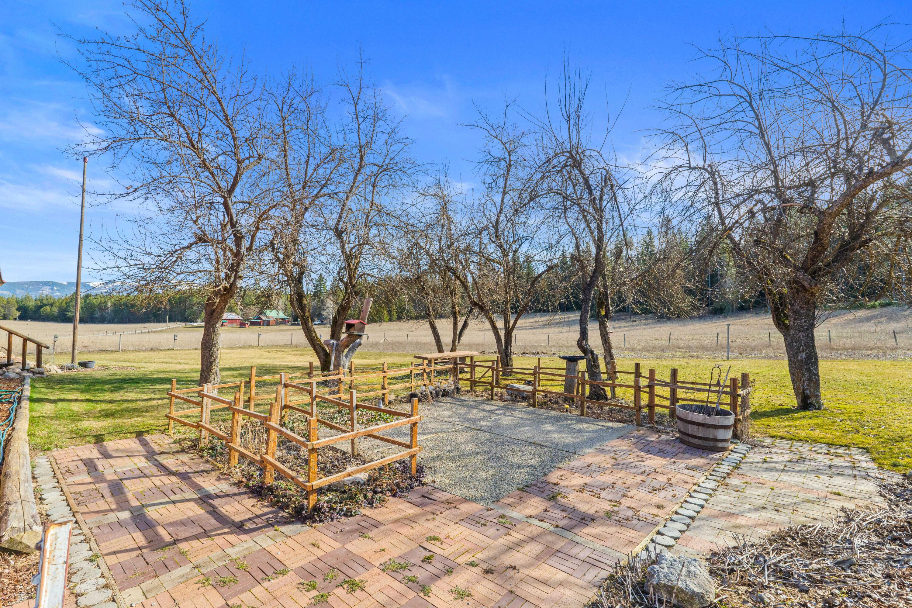 
                        Property photograph at
                        1114 N STOHR RD
                      