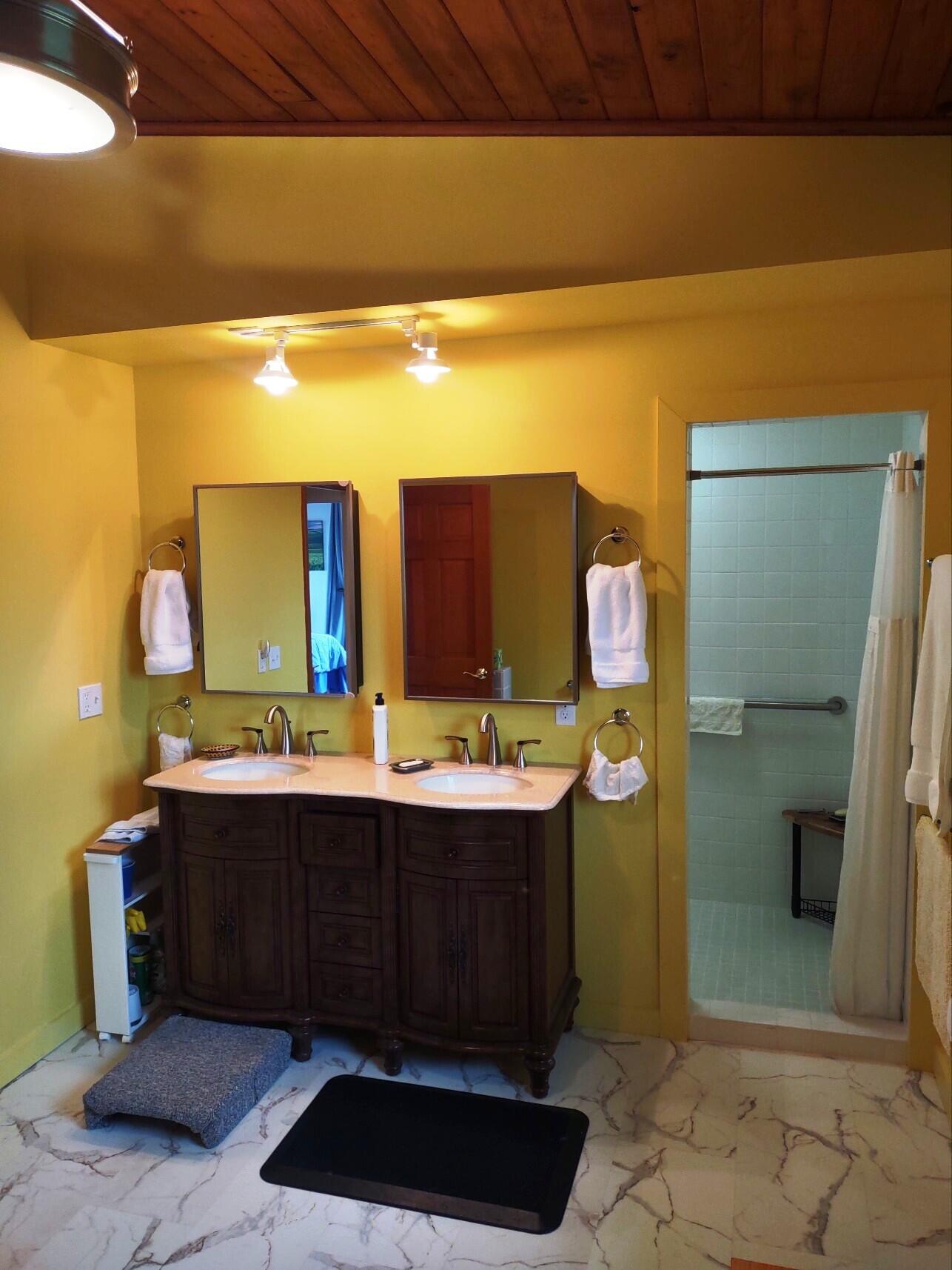 
                        Property photograph at
                        2175 W MCMANAMON RD
                      