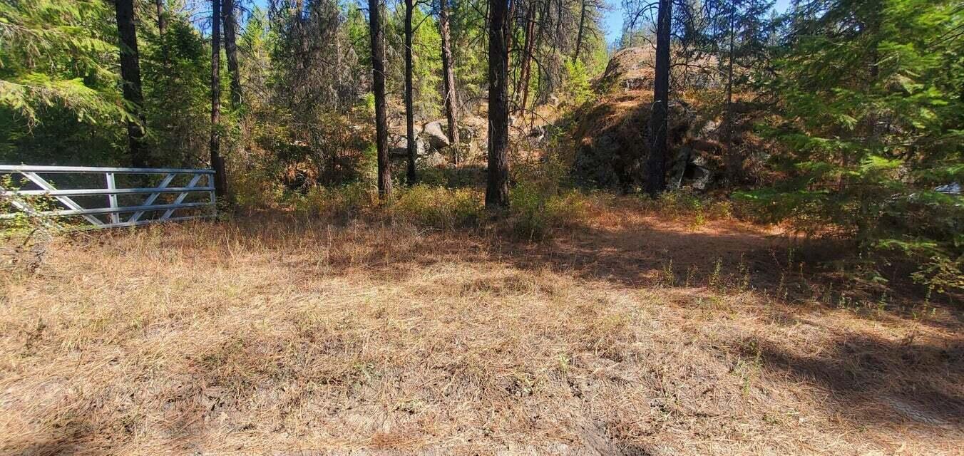 
                        Property photograph at
                        3733 XX SAND CREEK RD
                      