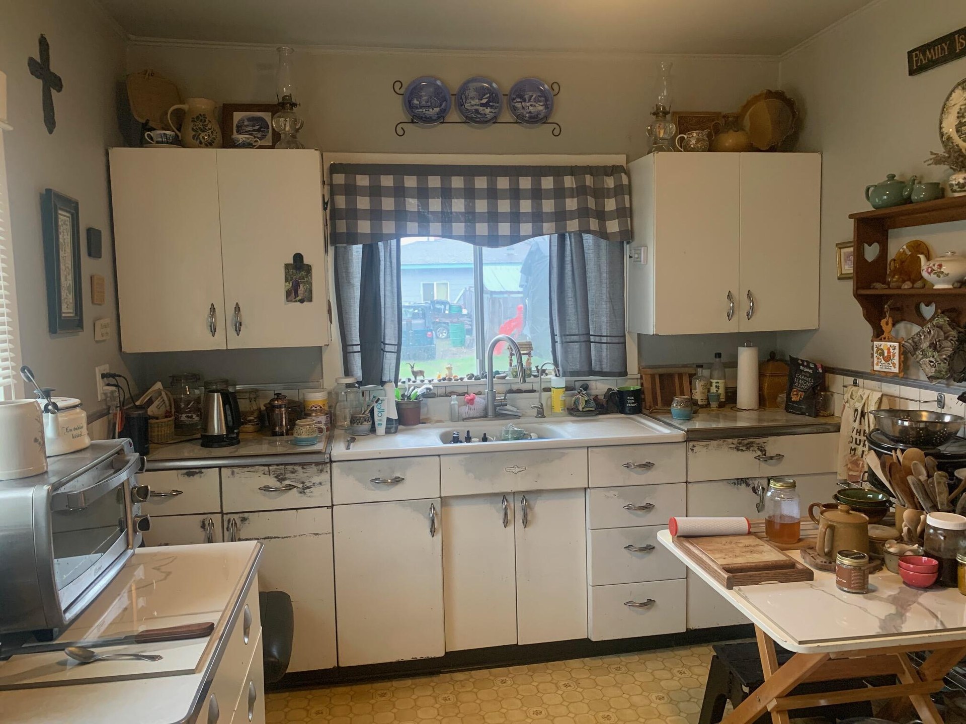 
                        Property photograph at
                        723 SUMMIT AVE
                      