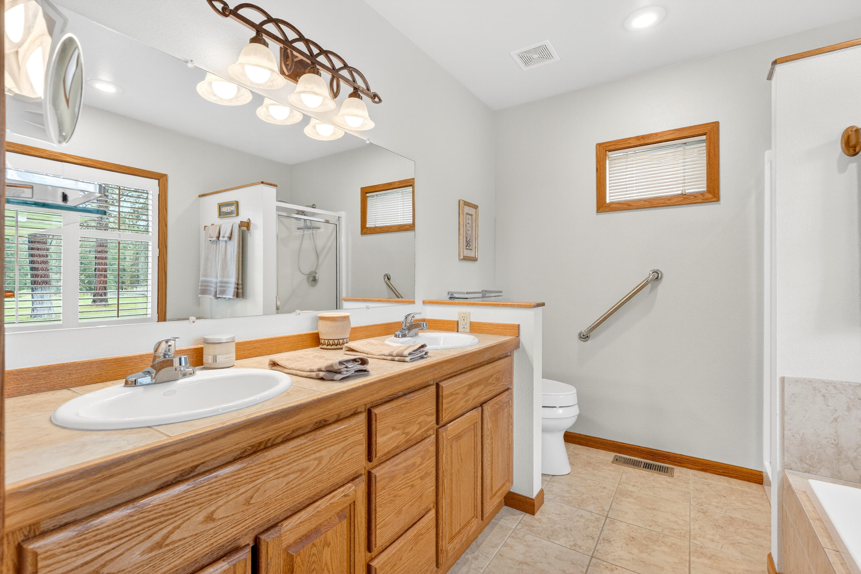 
                        Property photograph at
                        257 EAGLE DR
                      