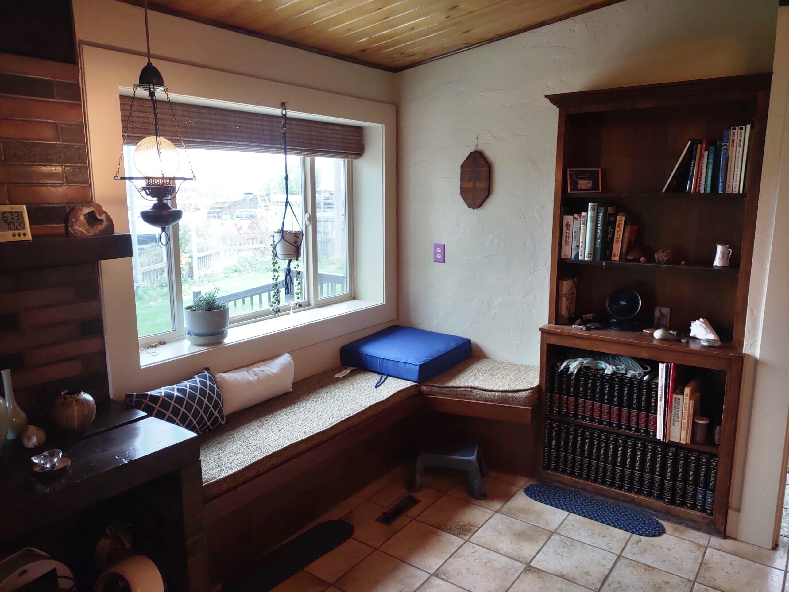 
                        Property photograph at
                        2175 W MCMANAMON RD
                      