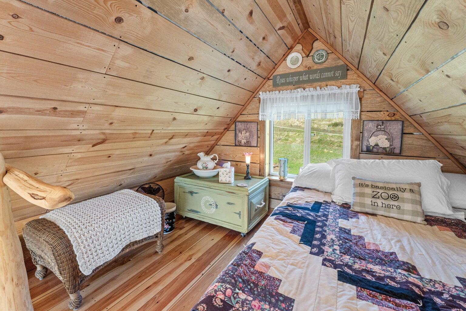 
                        Property photograph at
                        717 CONRAD HILL WAY
                      