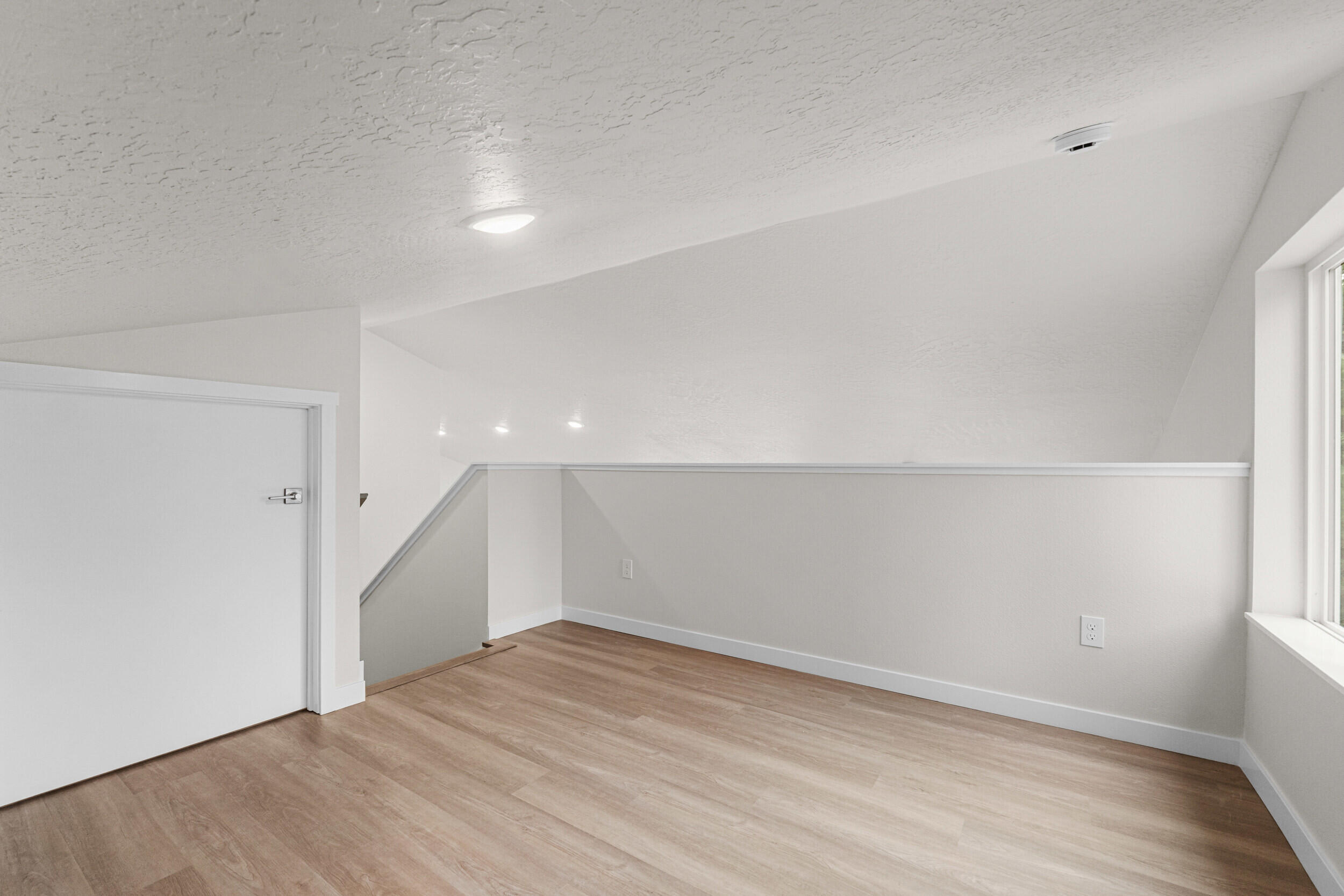 
                        Property photograph at
                        2528 CANYON CREST WAY
                      