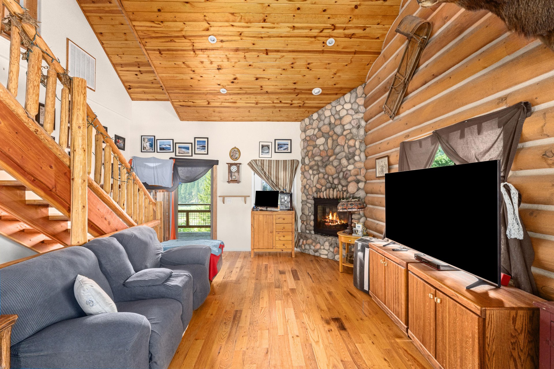 
                        Property photograph at
                        3733 V SAND CREEK RD
                      