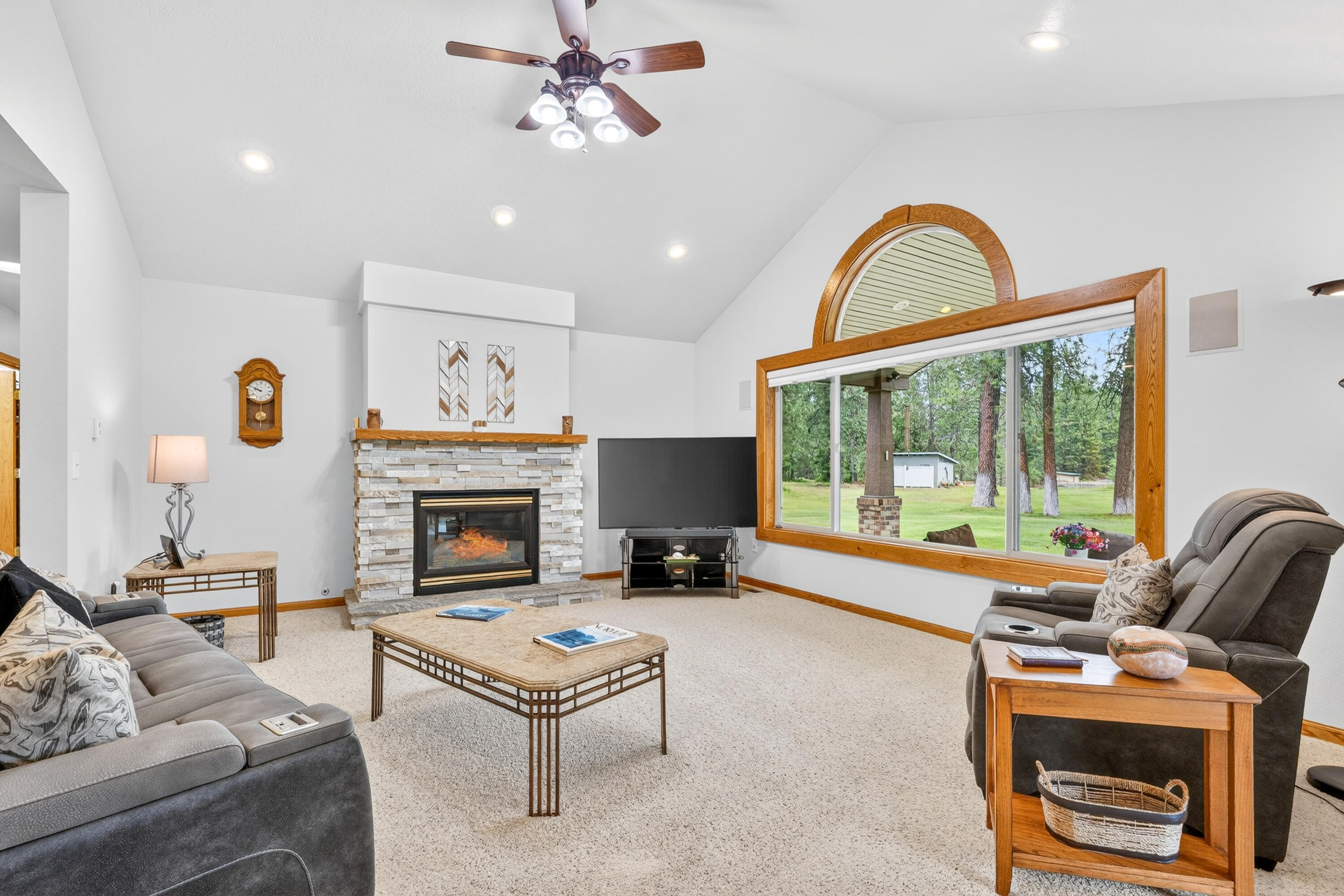 
                        Property photograph at
                        257 EAGLE DR
                      