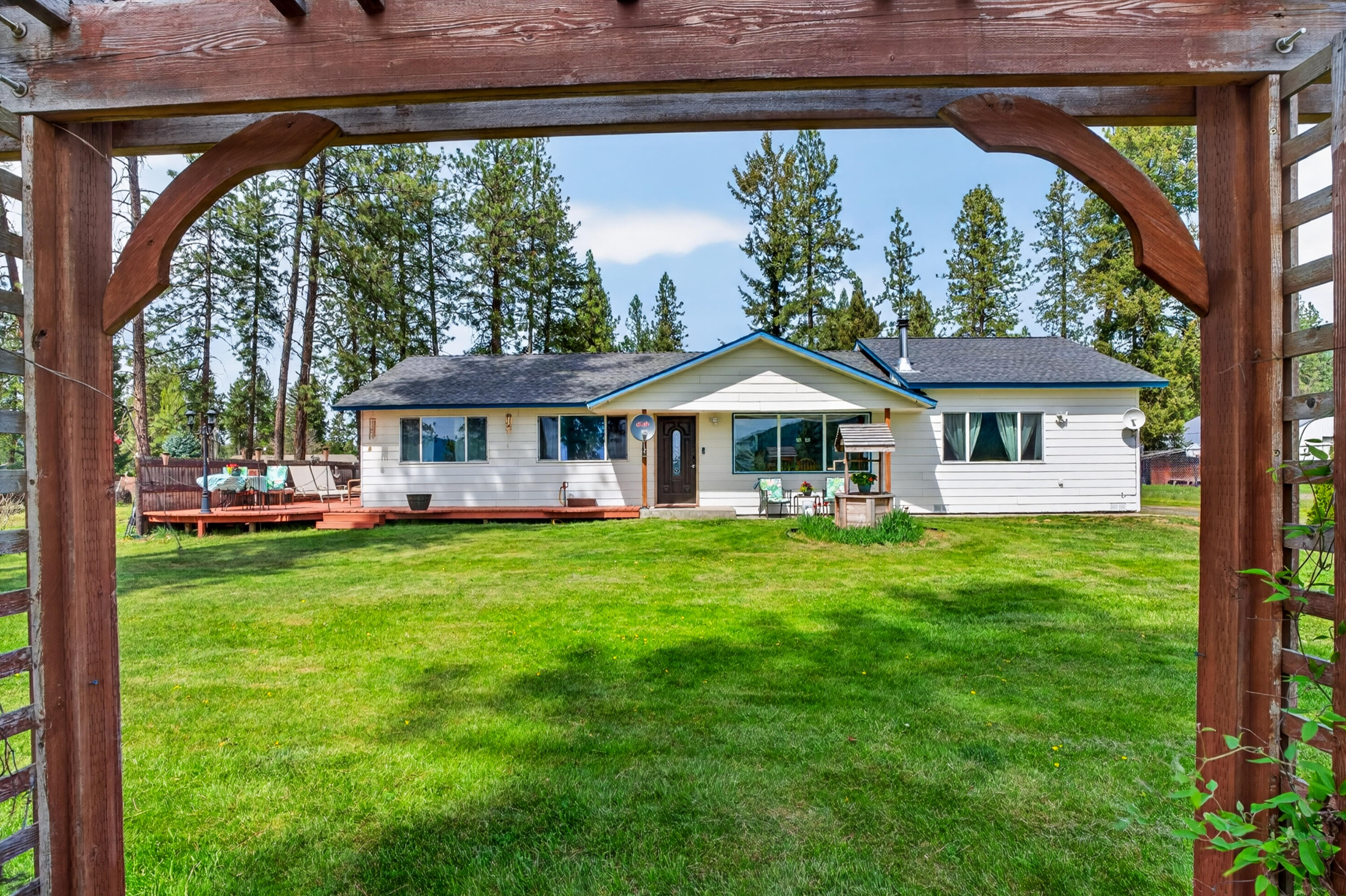 
                        Property photograph at
                        762 JOSEPH JESSICA RD
                      
