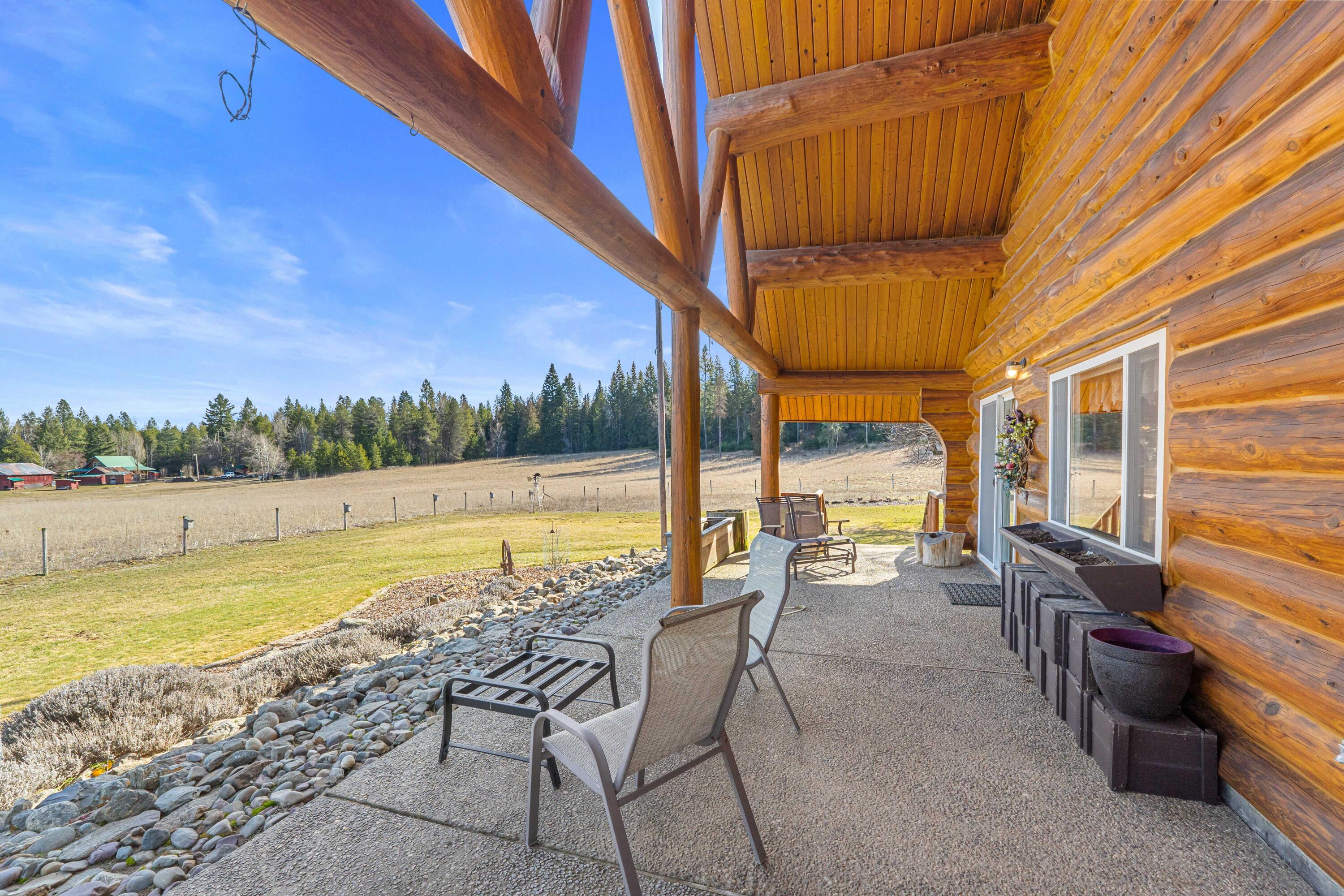 
                        Property photograph at
                        1114 N STOHR RD
                      