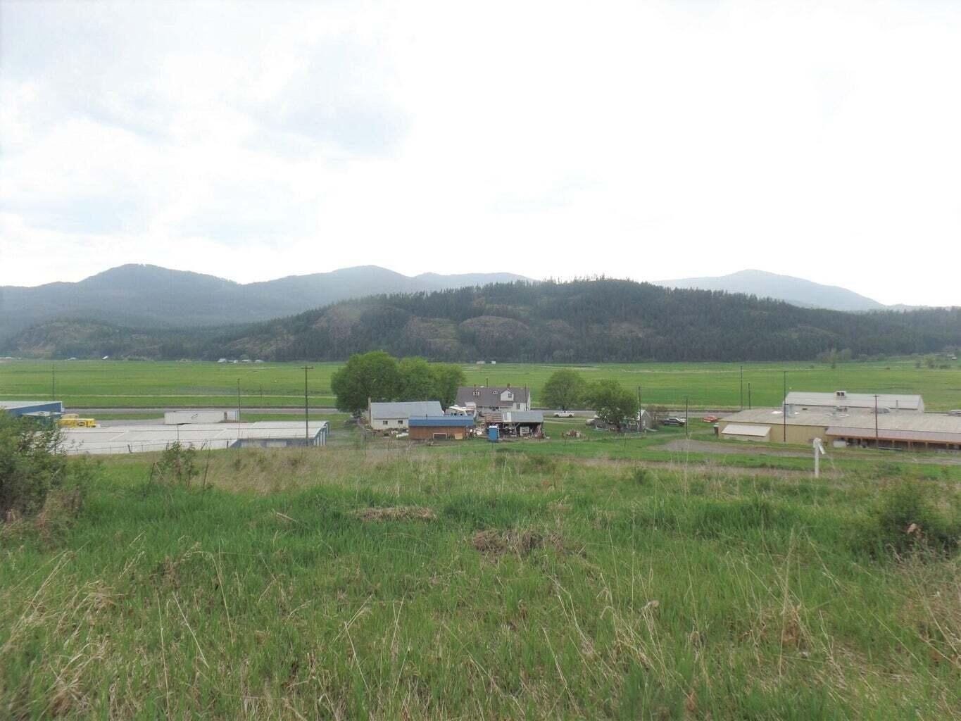 
                        Property photograph at
                        2XX HWY 395 N
                      