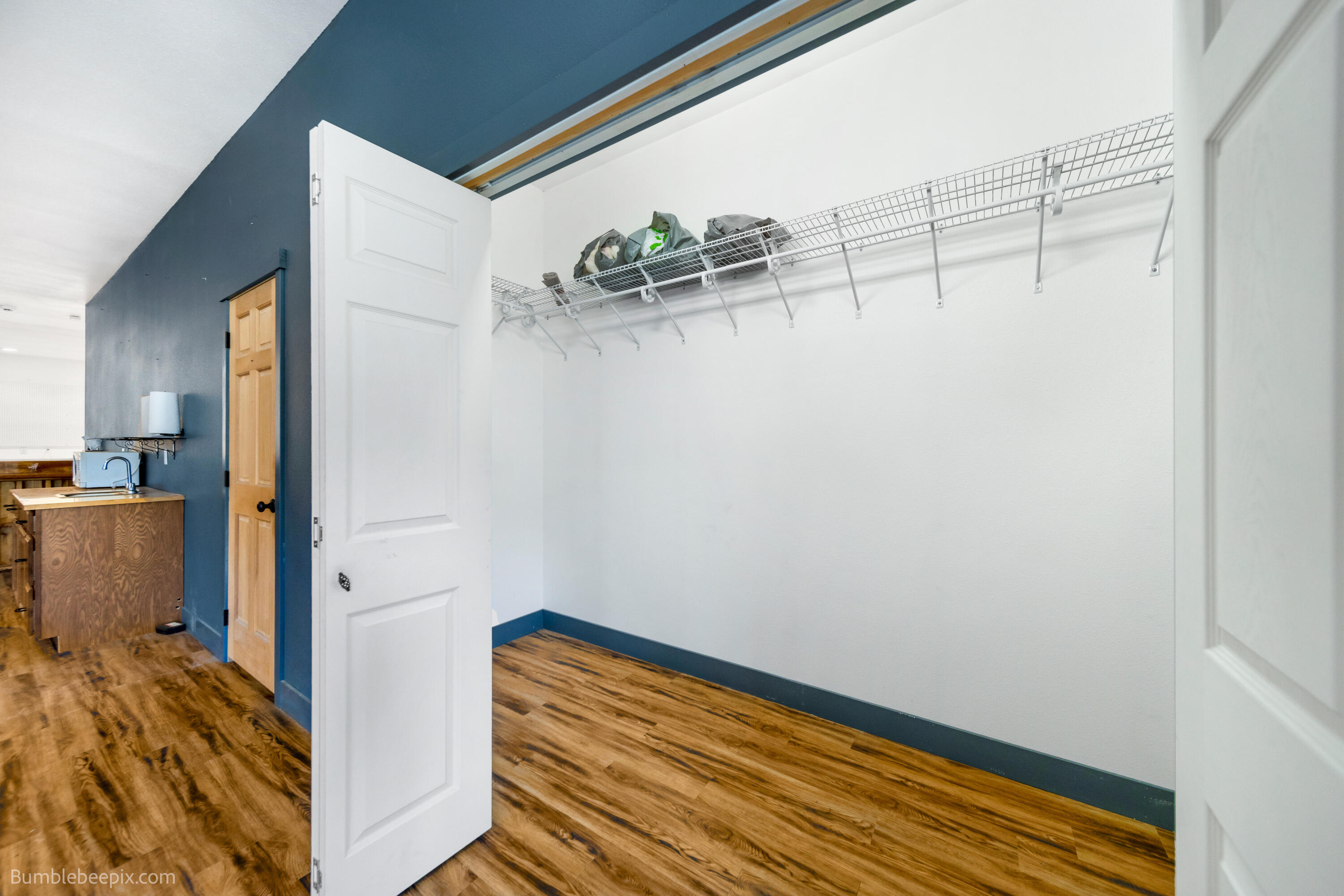 
                        Property photograph at
                        393958 HIGHWAY 20
                      