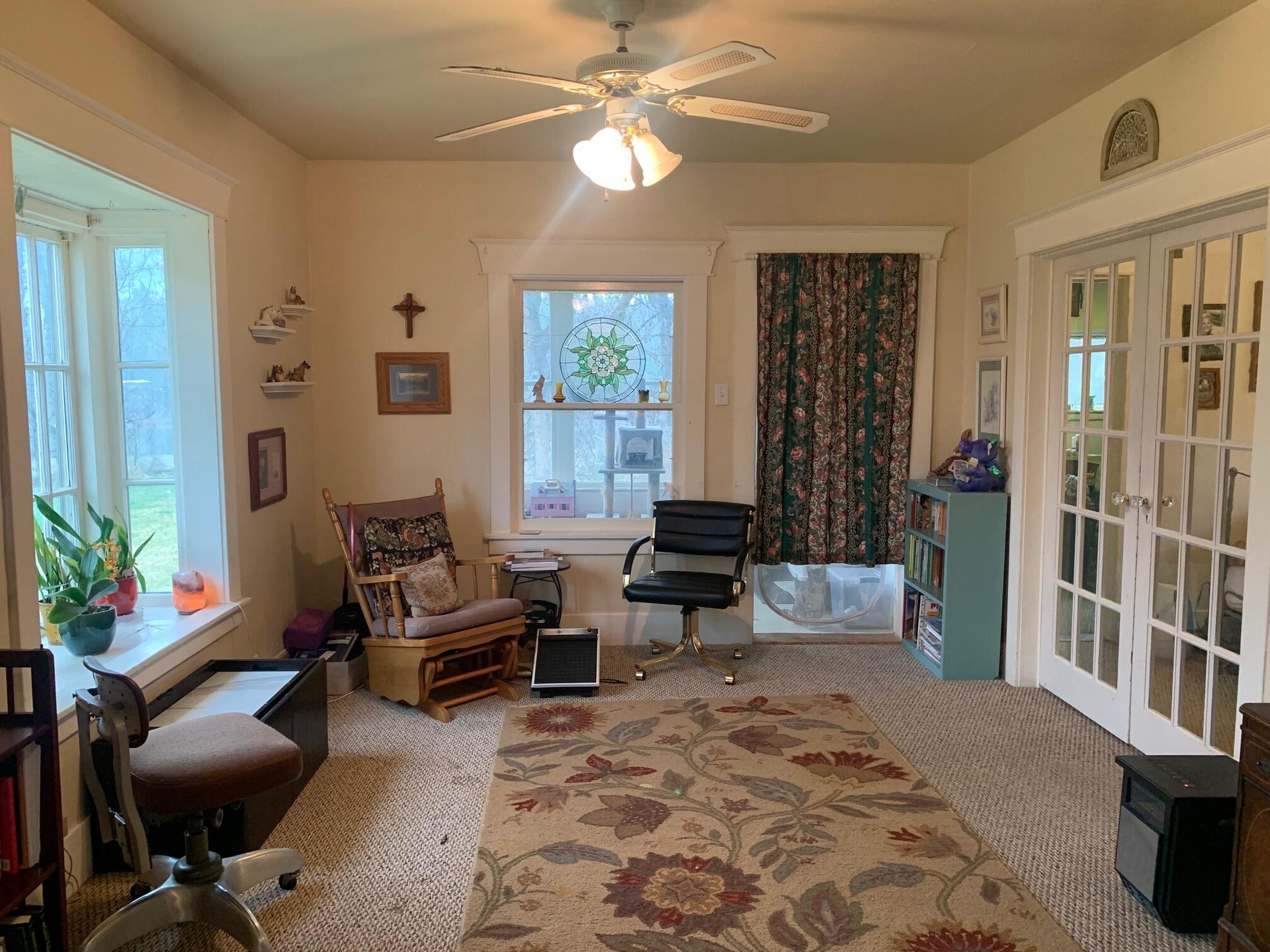 
                        Property photograph at
                        723 SUMMIT AVE
                      