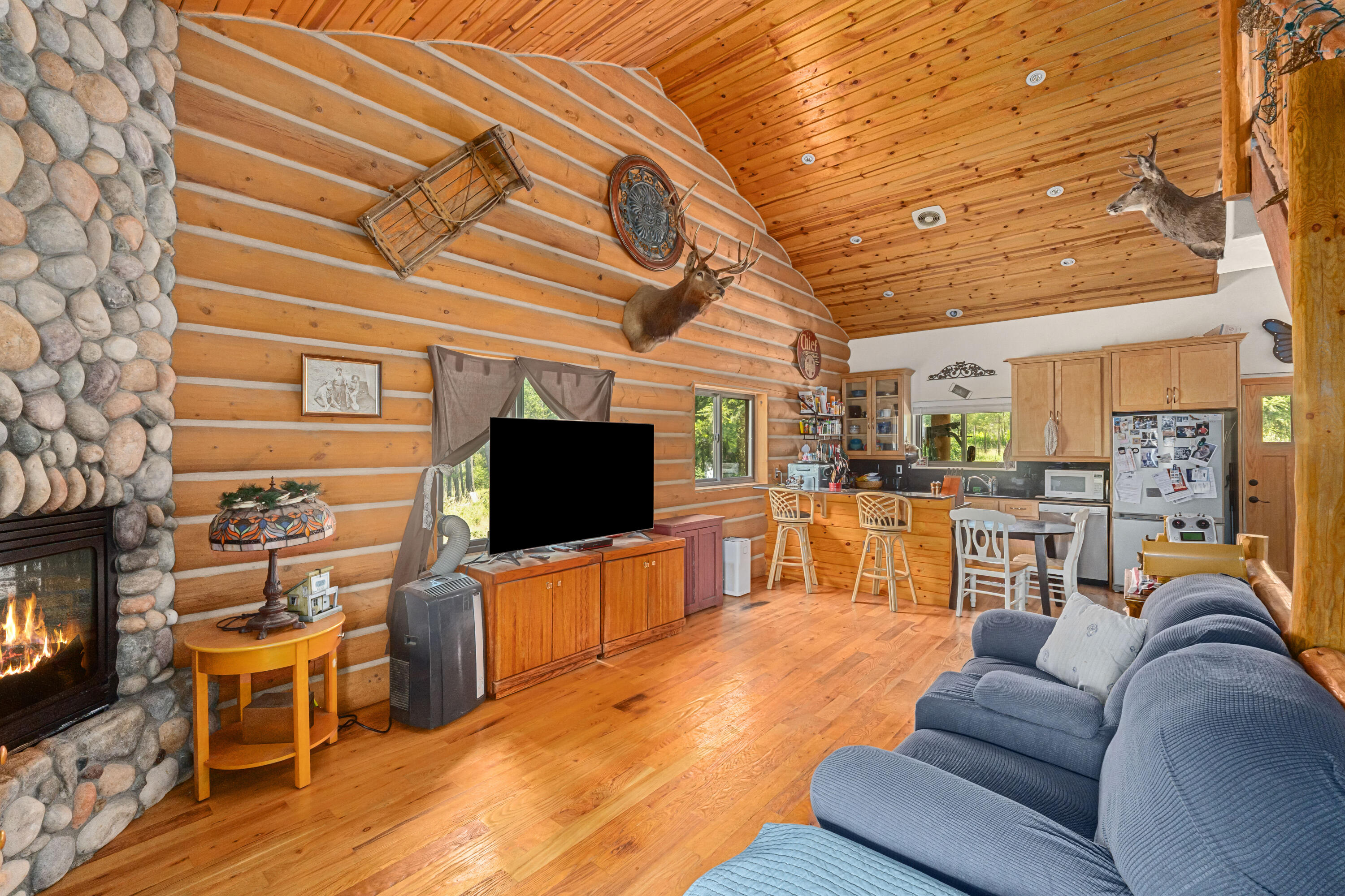 
                        Property photograph at
                        3733 V SAND CREEK RD
                      