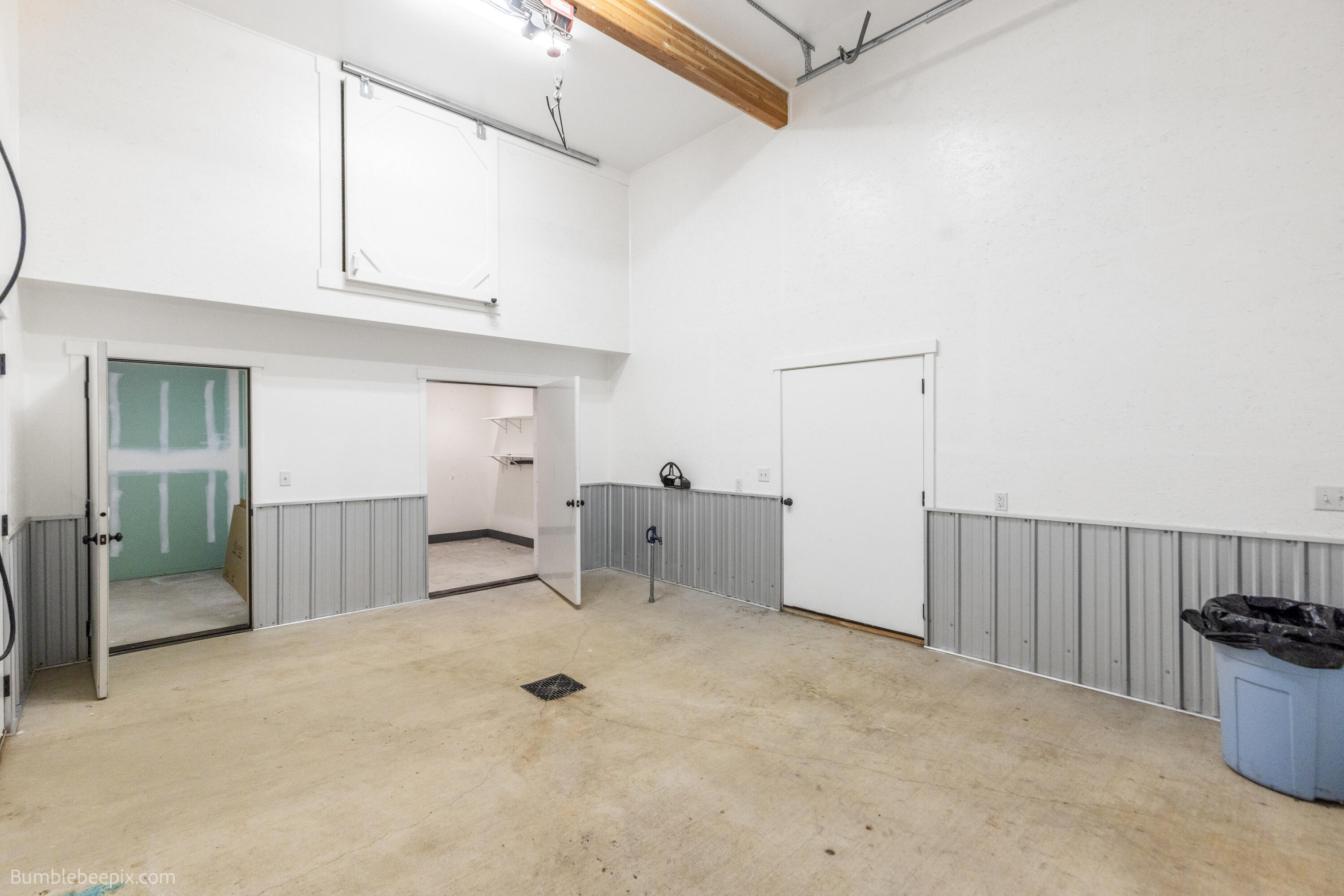 
                        Property photograph at
                        393958 HIGHWAY 20
                      