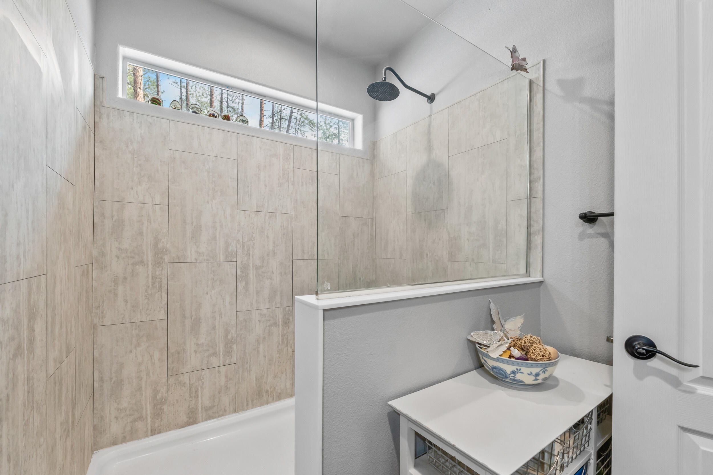 
                        Property photograph at
                        1477 COLLEGE LN
                      