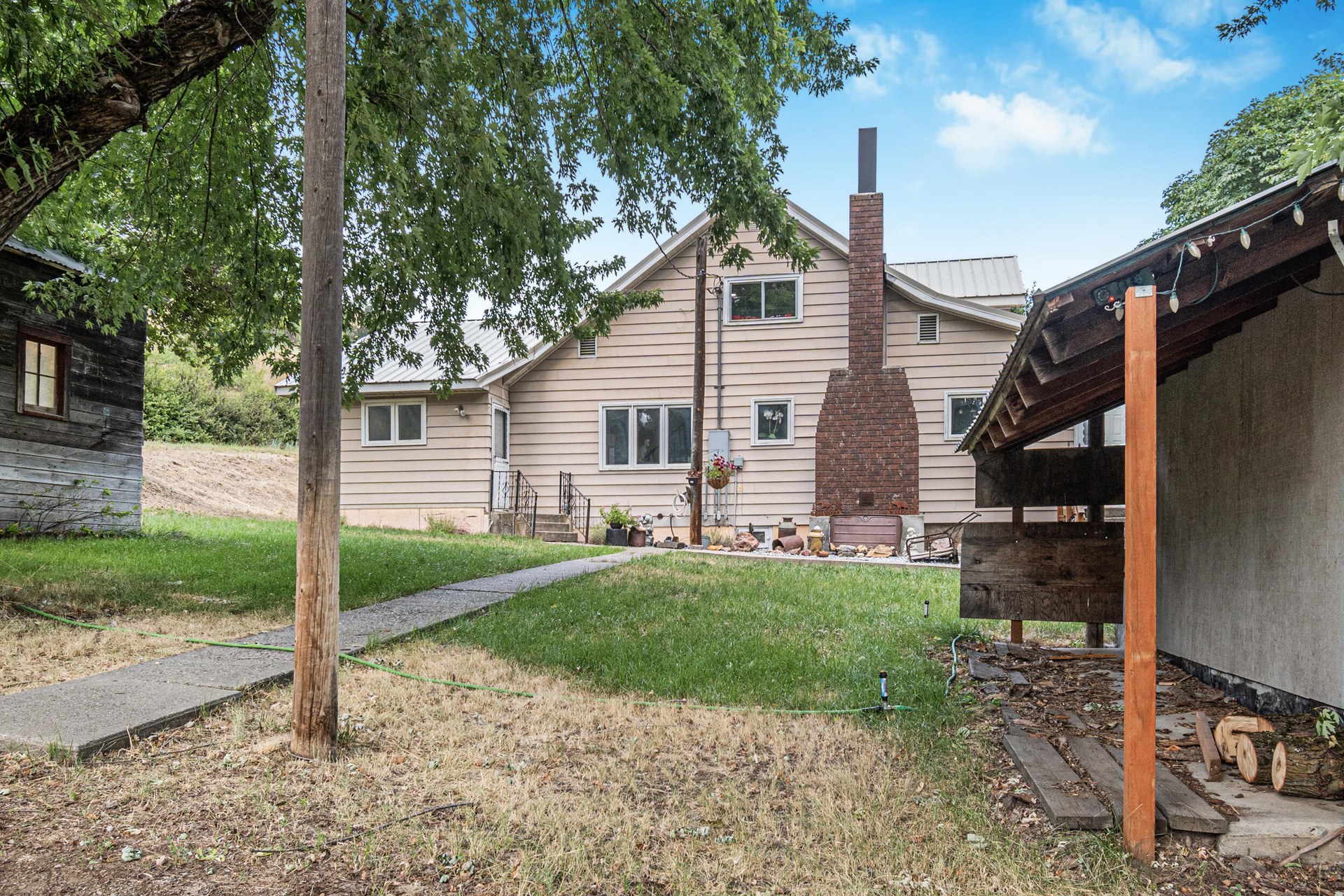 
                        Property photograph at
                        792 A HWY 395 N
                      