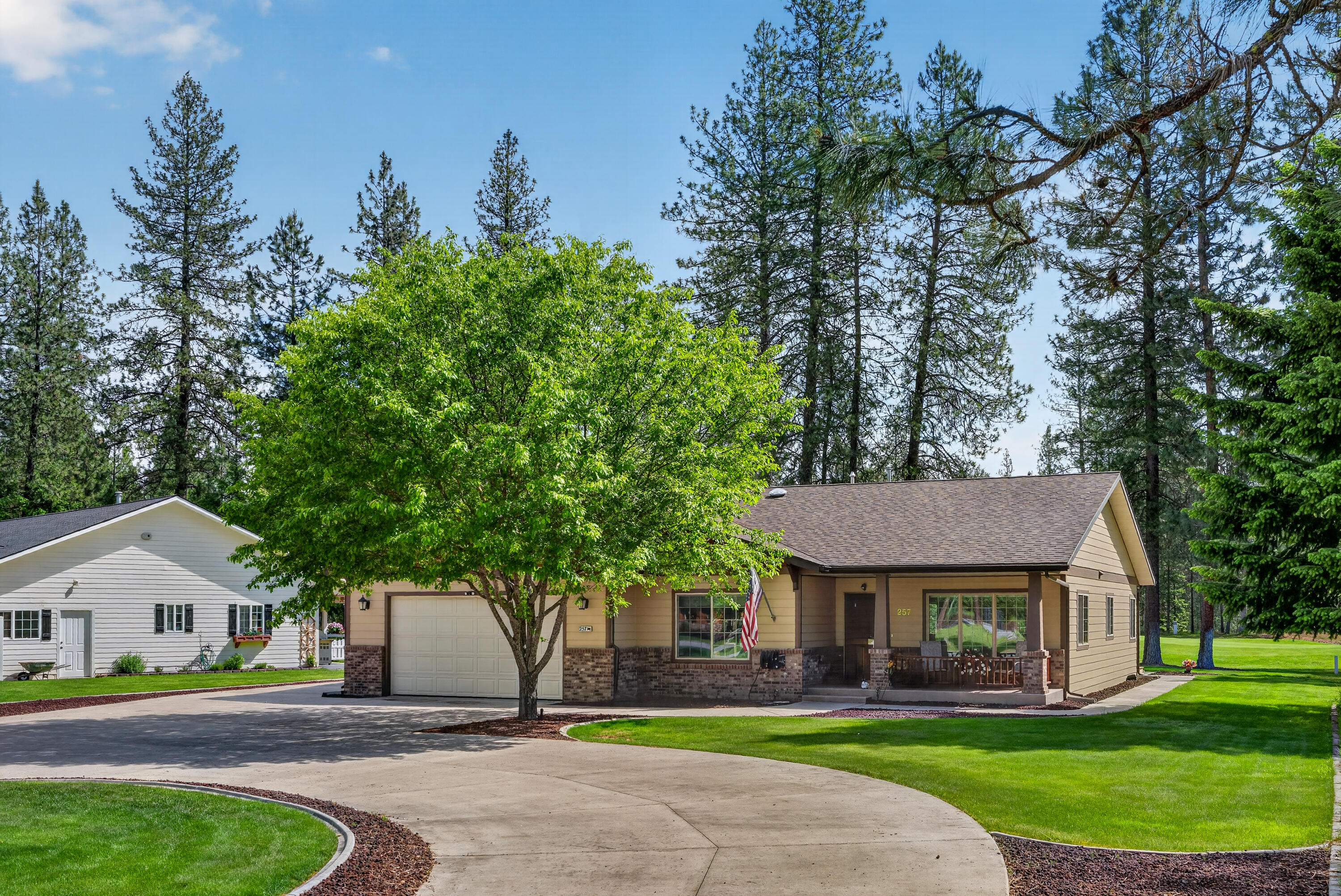 
            Exterior of
            257 EAGLE DR
          