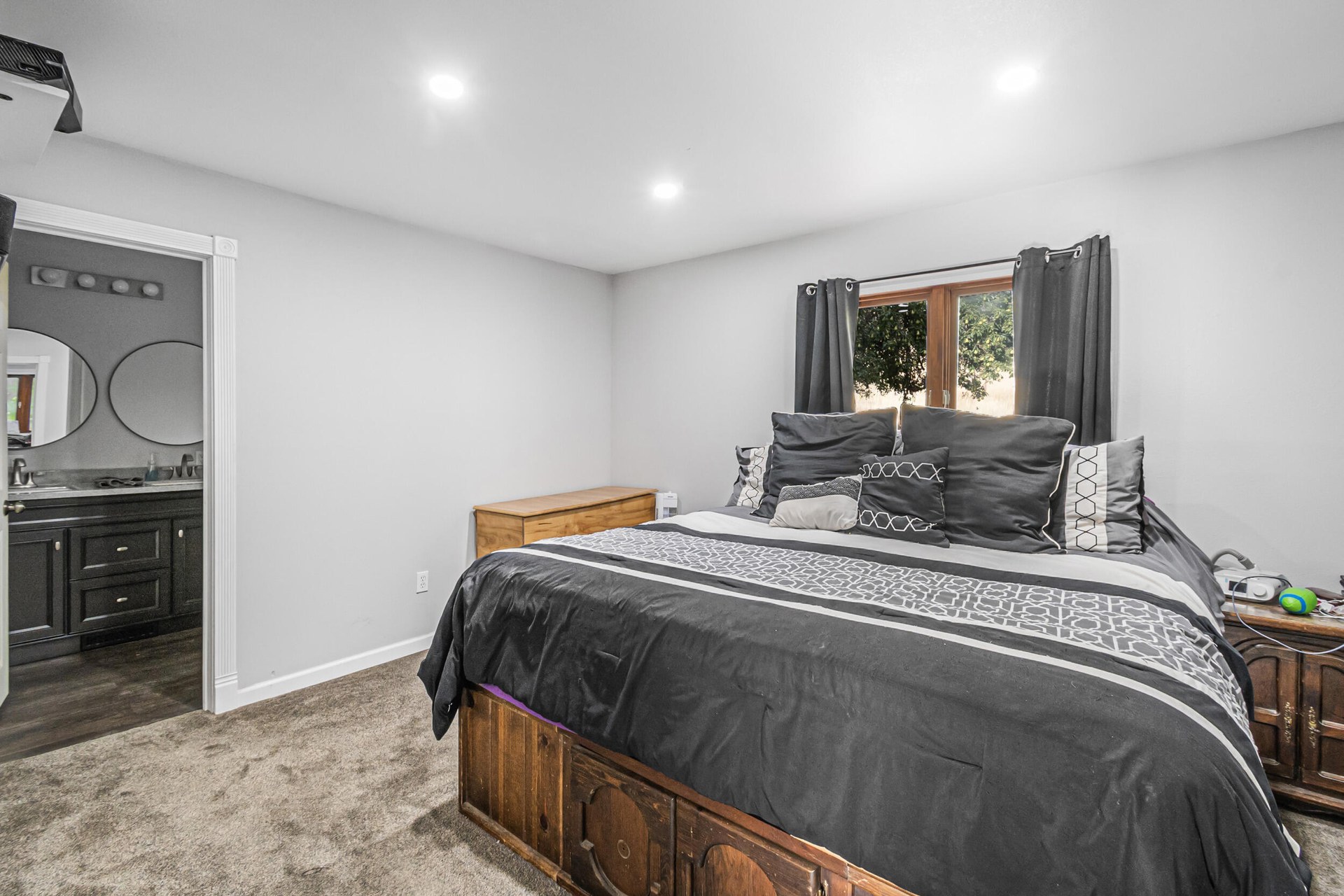 
                        Property photograph at
                        792 A HWY 395 N
                      