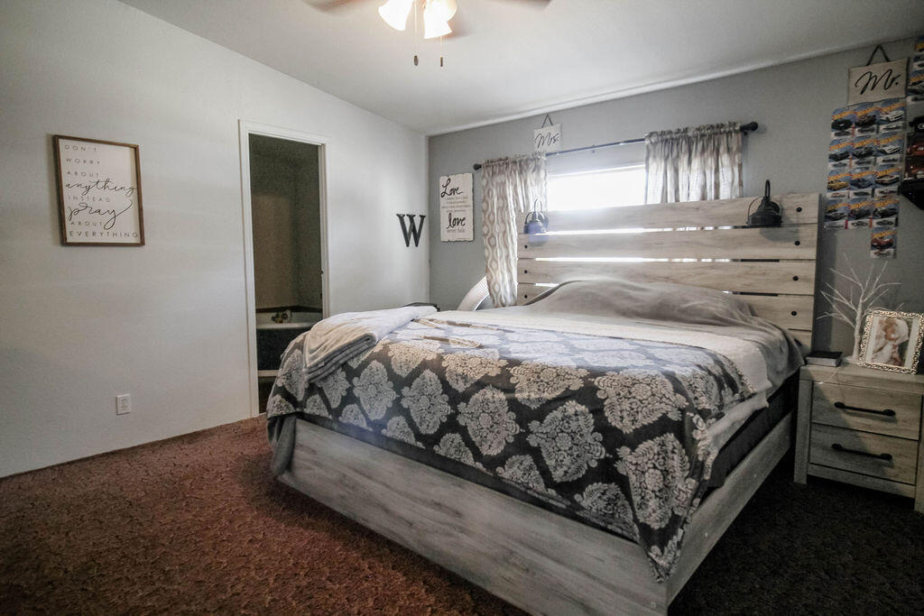 
                        Property photograph at
                        686 OLD ARDEN #38 HWY
                      