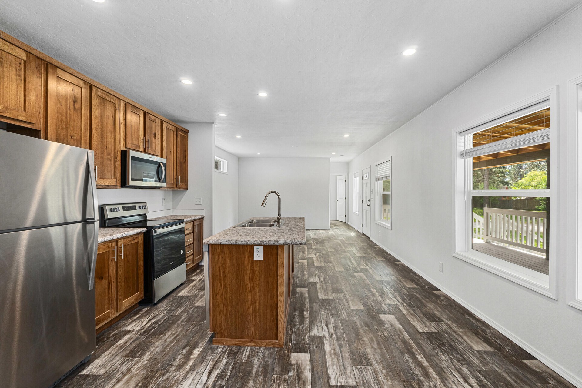 
                        Property photograph at
                        5 COLUMBIA DR
                      