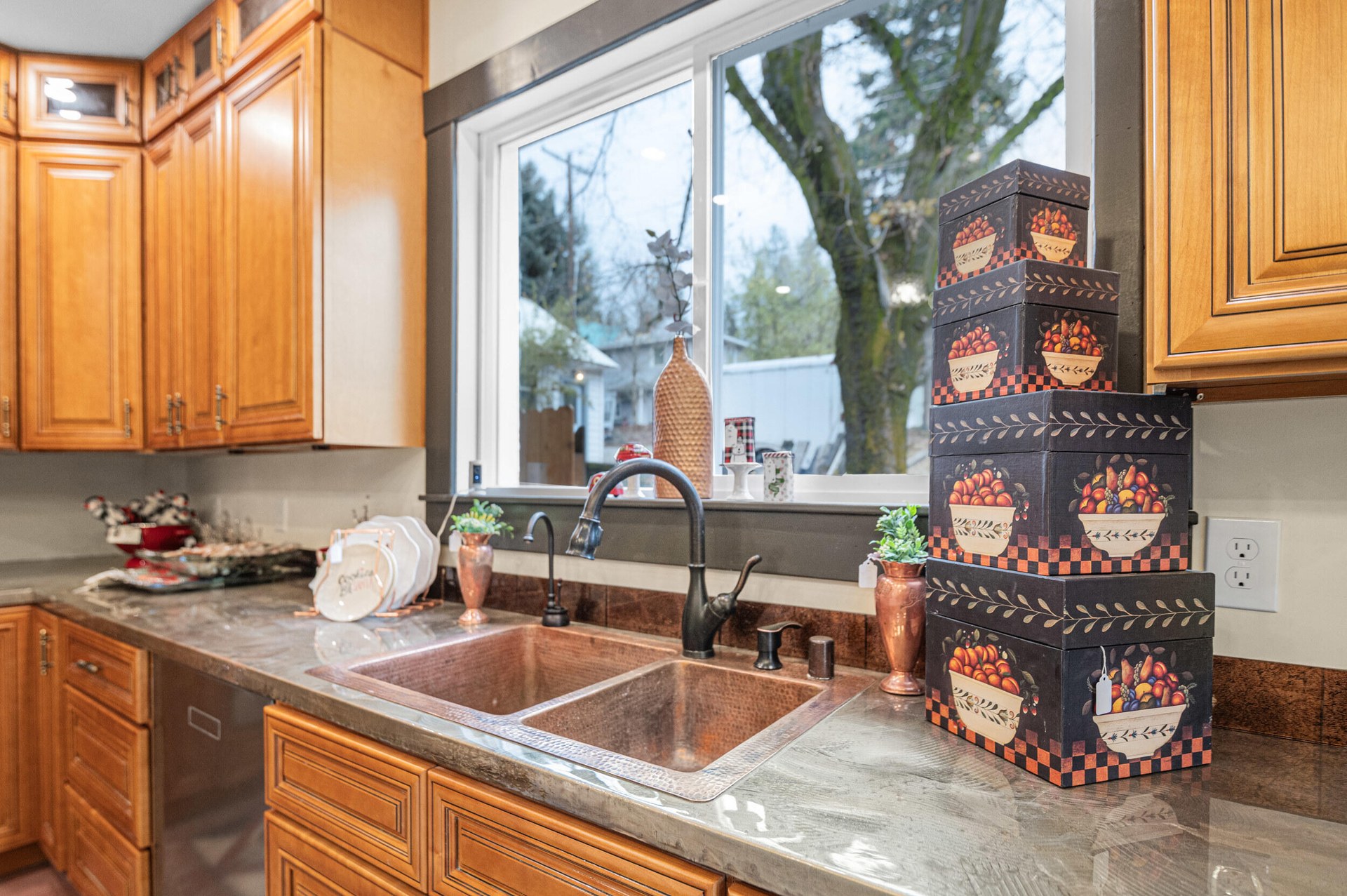 
                        Property photograph at
                        640 N ELM ST
                      