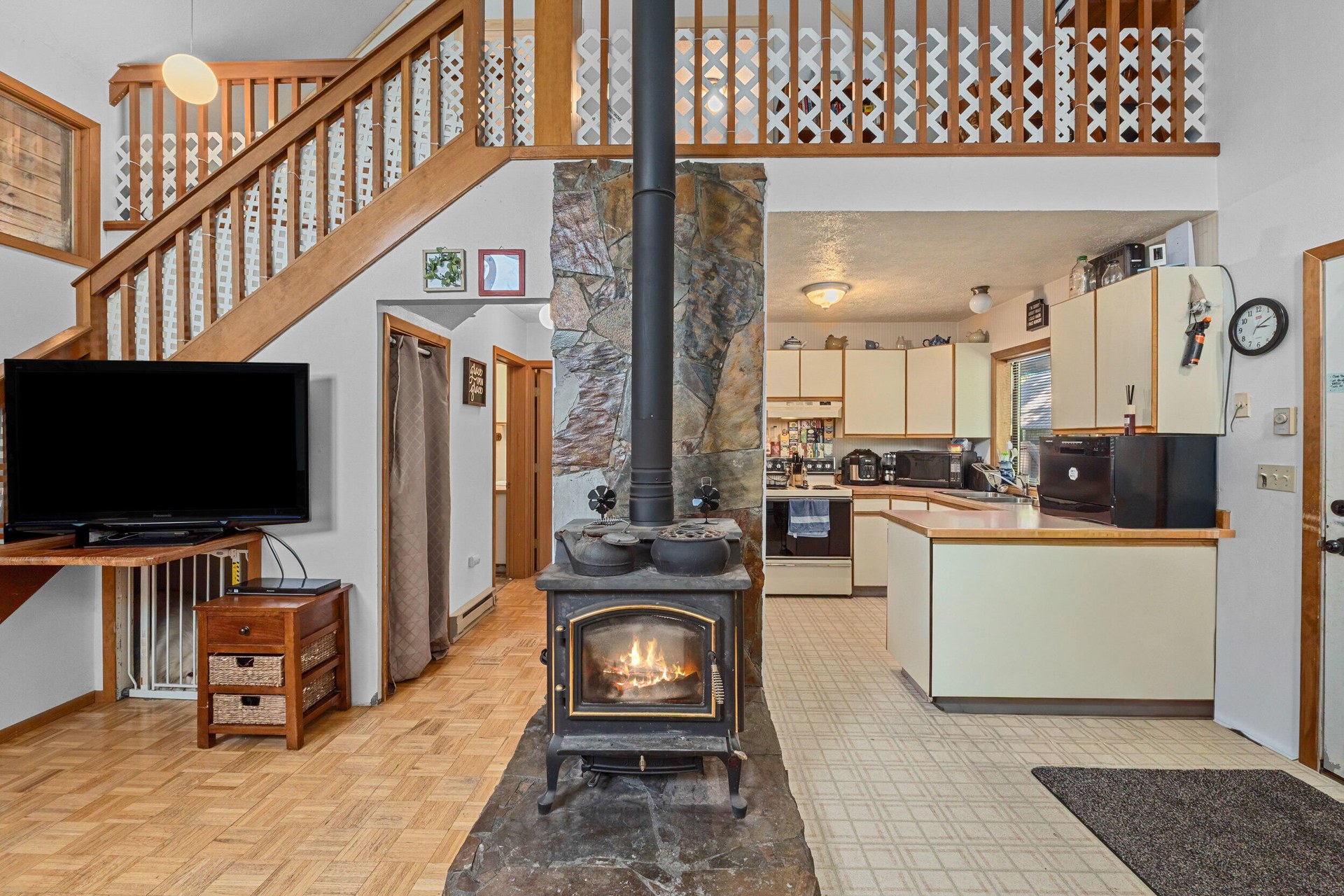 
                        Property photograph at
                        2594 TAMARACK DR
                      