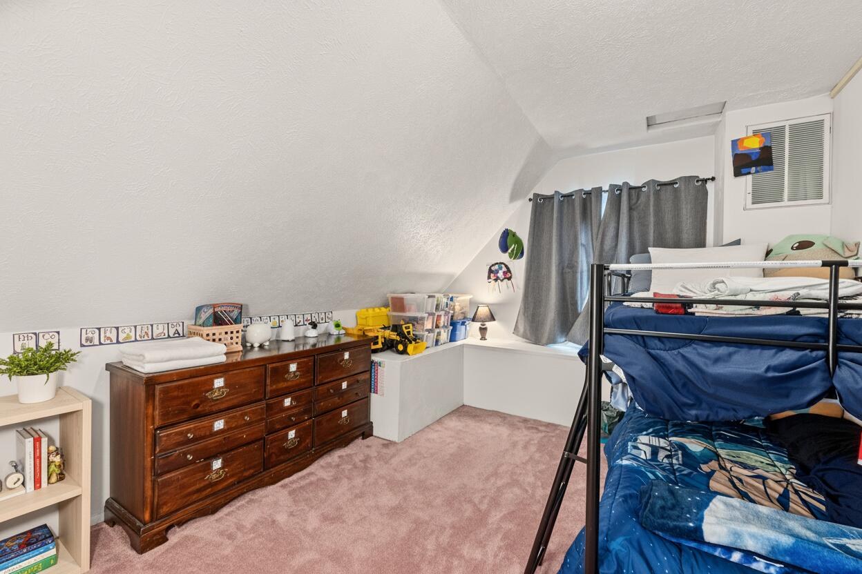 
                        Property photograph at
                        2594 TAMARACK DR
                      
