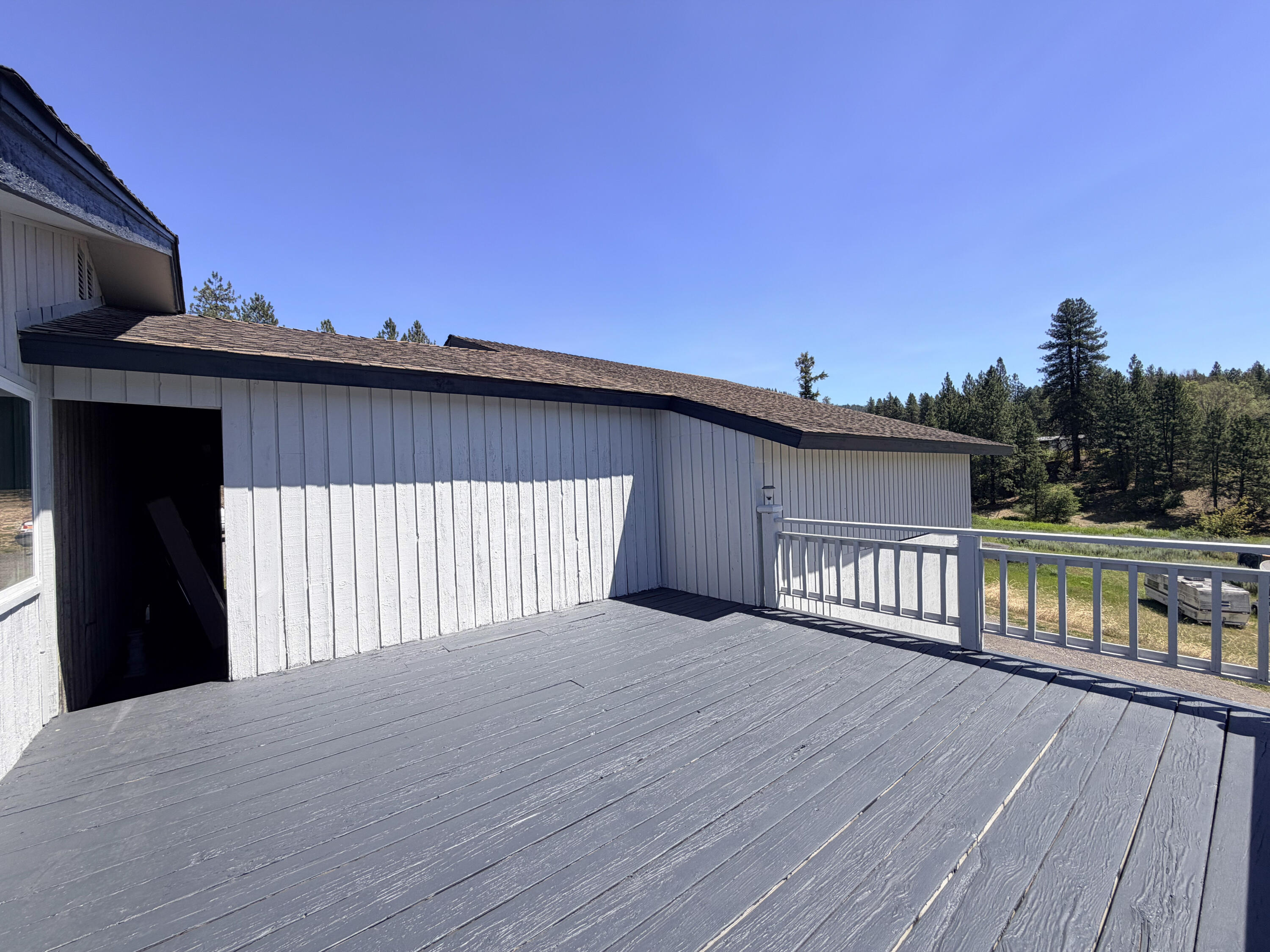 
                        Property photograph at
                        598 N HWY 395
                      