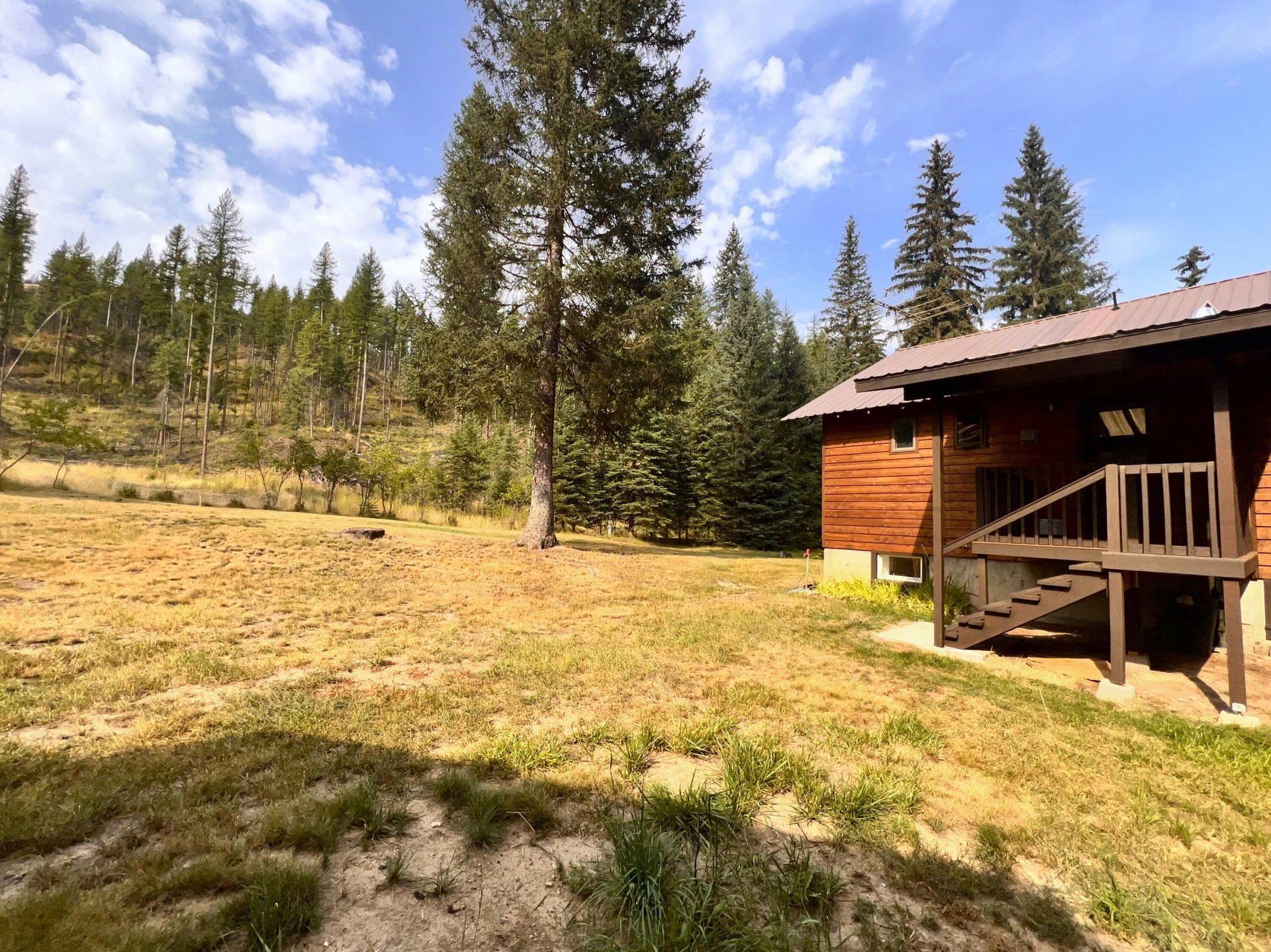 
                        Property photograph at
                        5 VISTA DR
                      